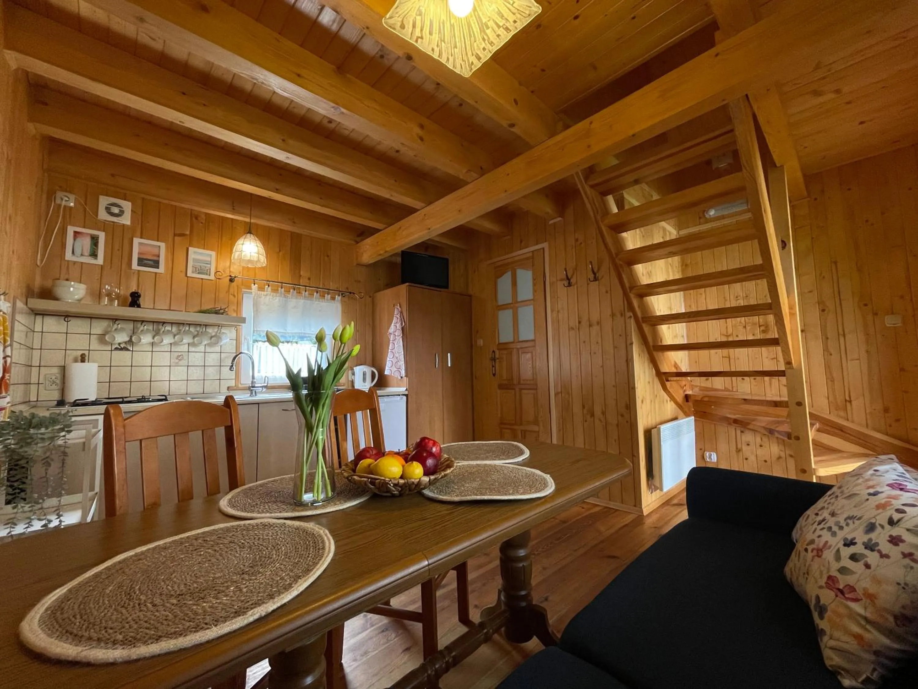 Kitchen or kitchenette in Domek Danusia z dwiema sypialniami