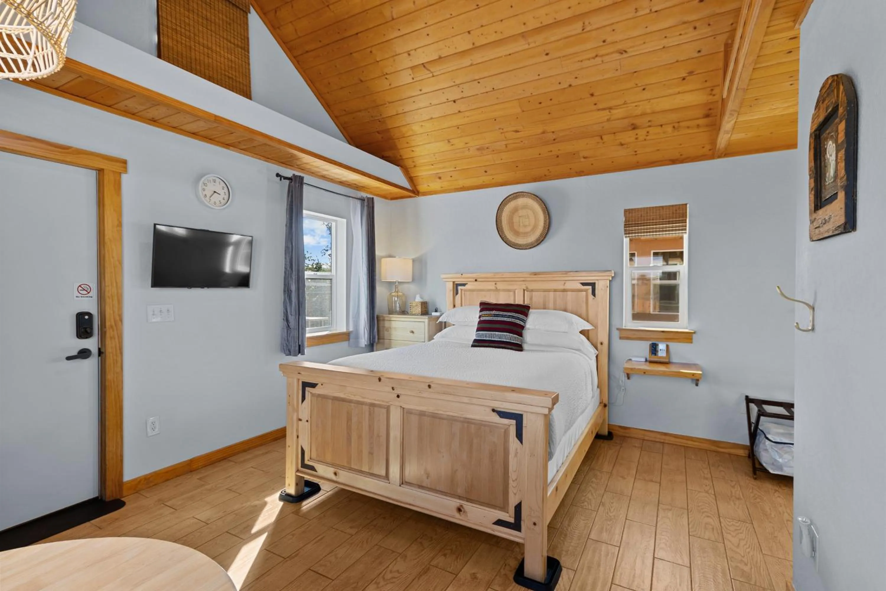 Photo of the whole room, Bed in Willow Street Cottages