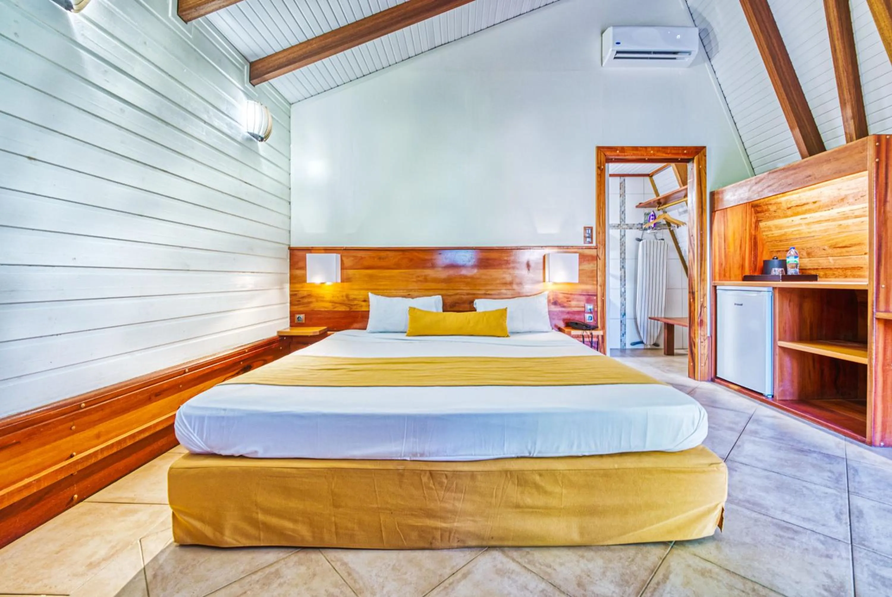 Photo of the whole room, Bed in Hotel Bambou