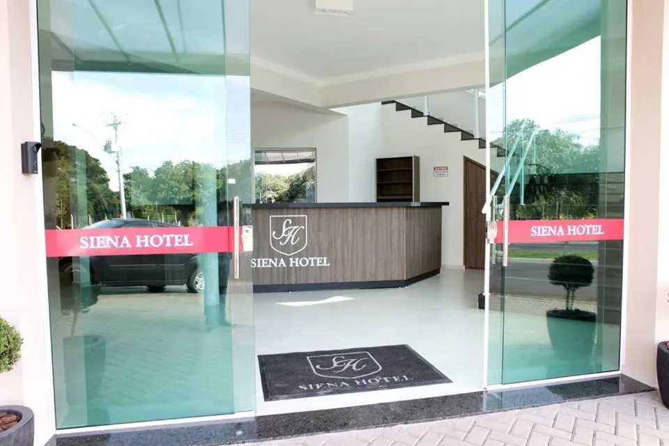 Facade/entrance in Siena Hotel
