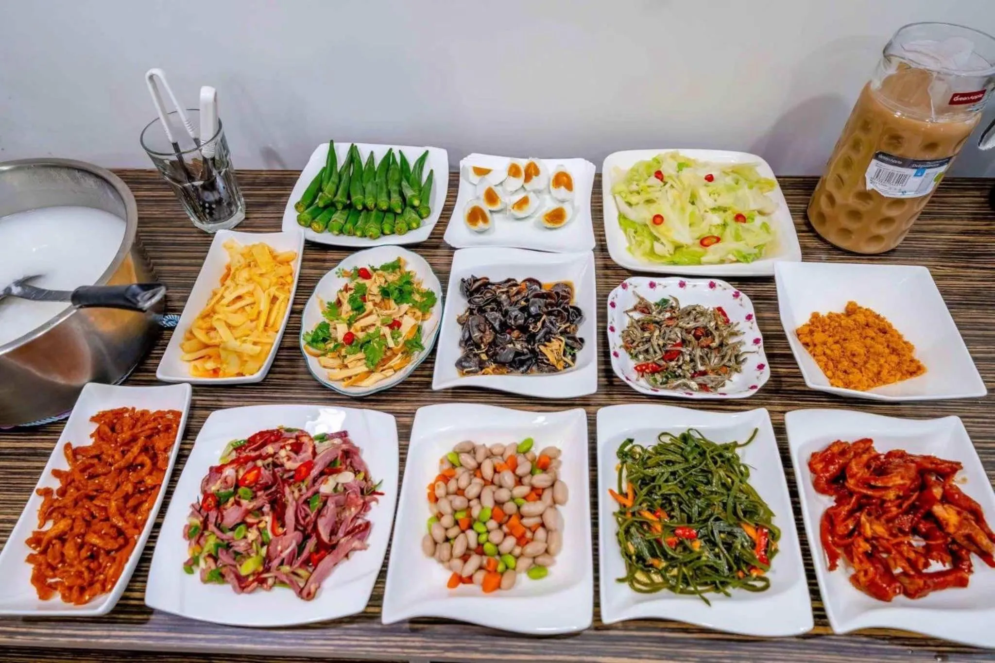 Breakfast in Aurora Castle