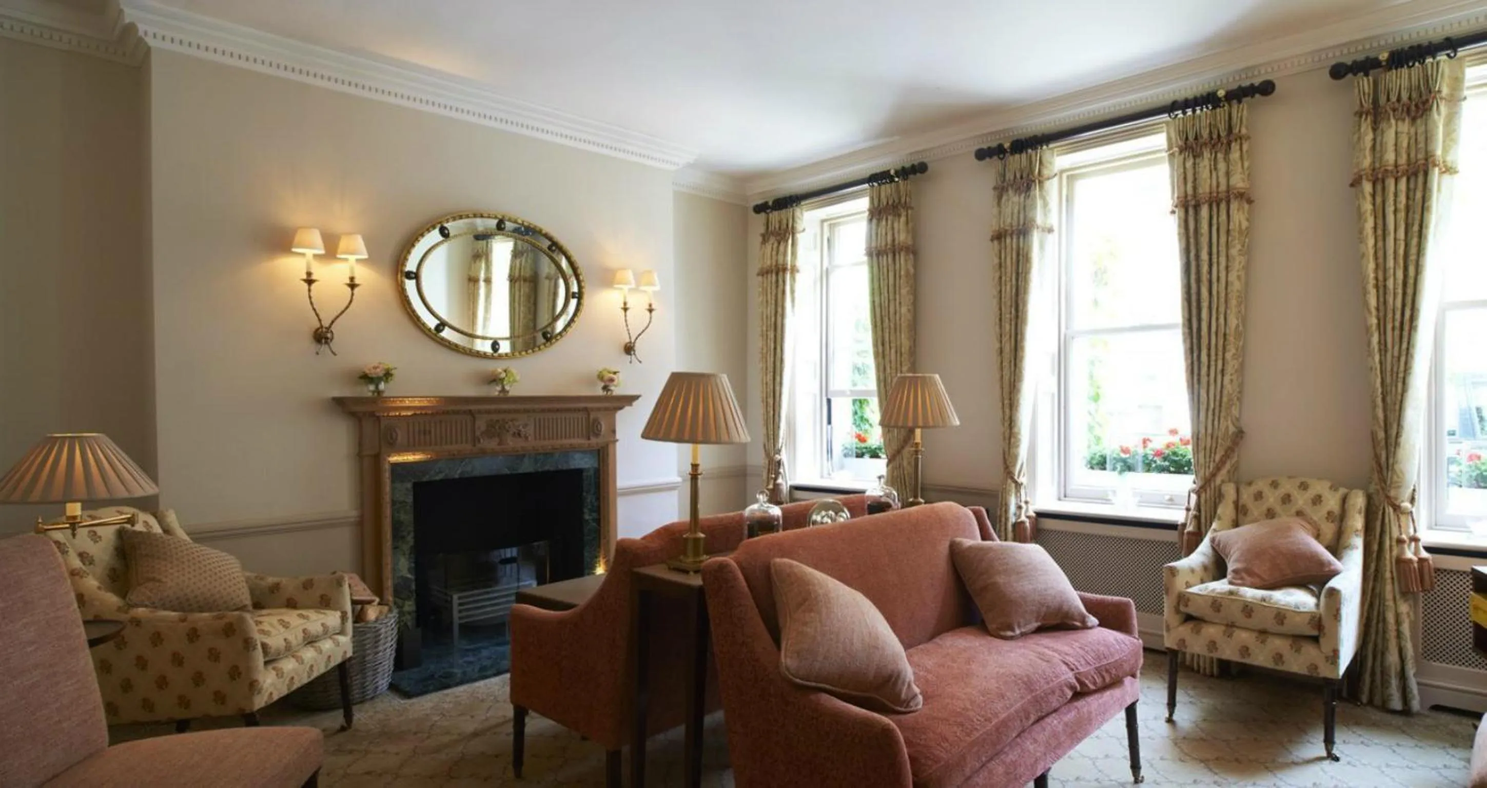 Lounge or bar in Durrants Hotel