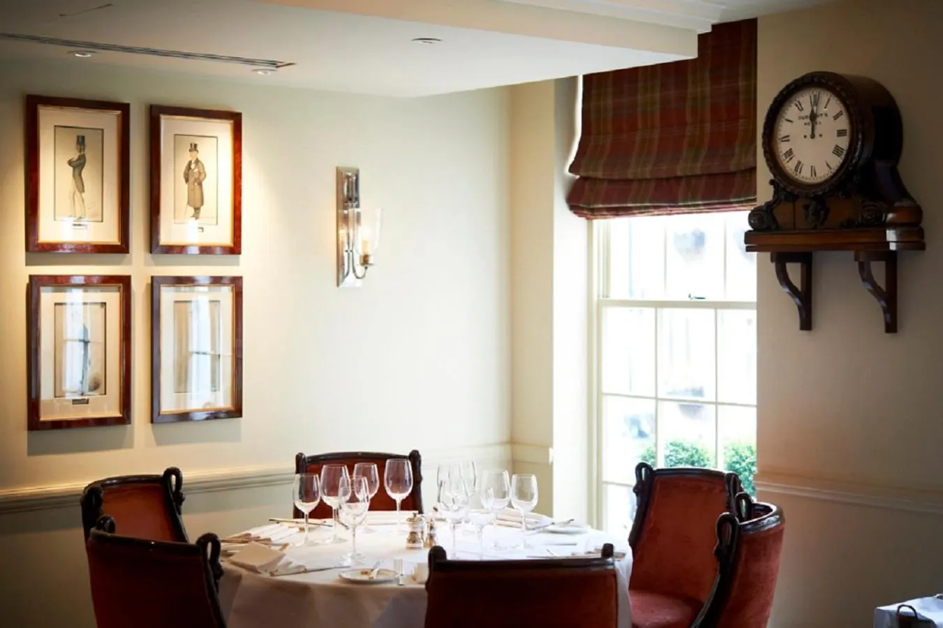 Restaurant/places to eat in Durrants Hotel