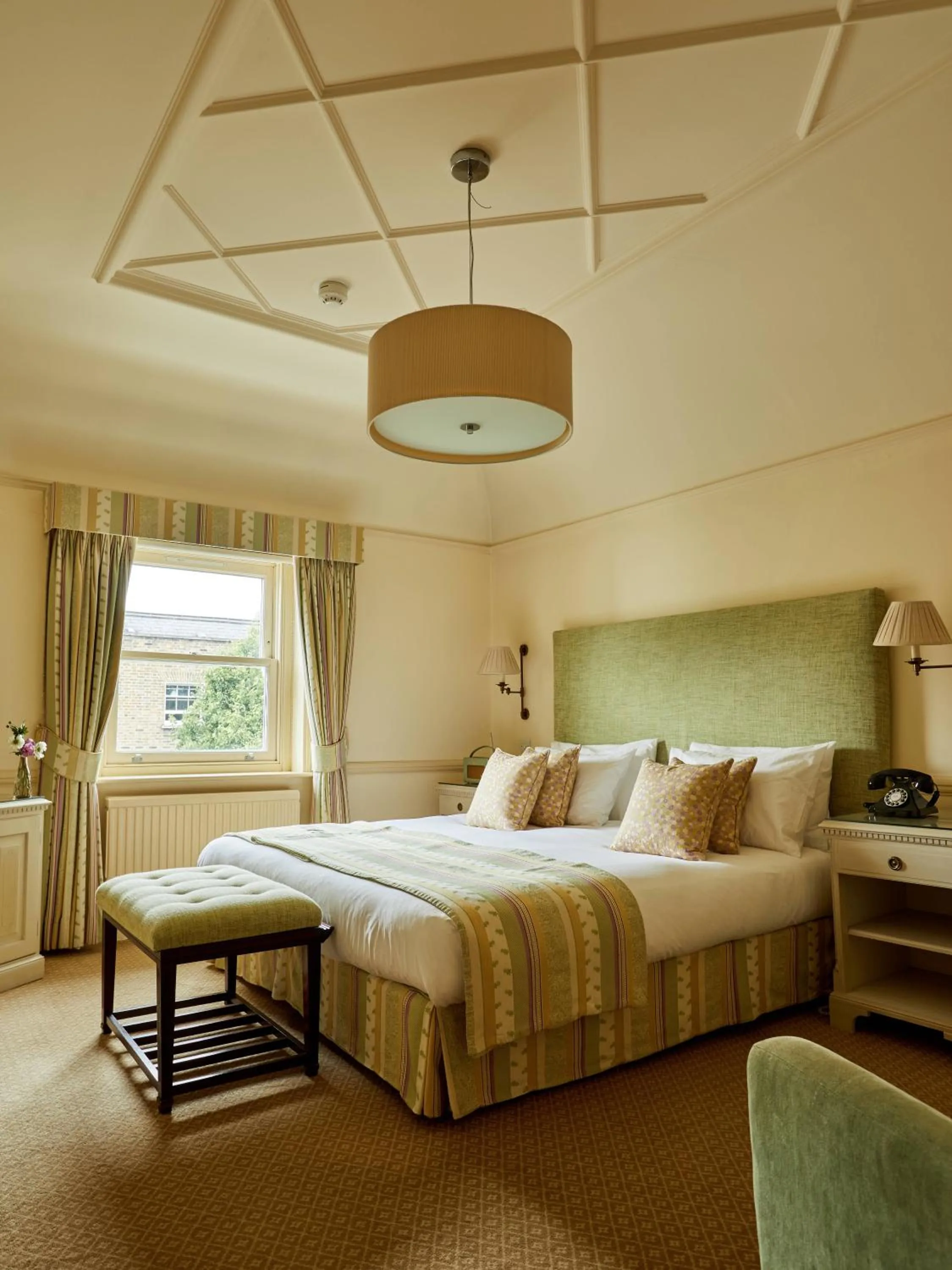 Bedroom, Bed in Durrants Hotel