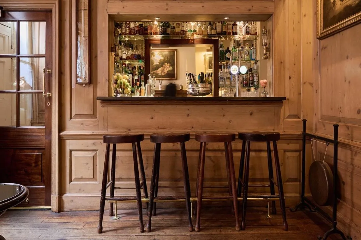 Lounge or bar in Durrants Hotel