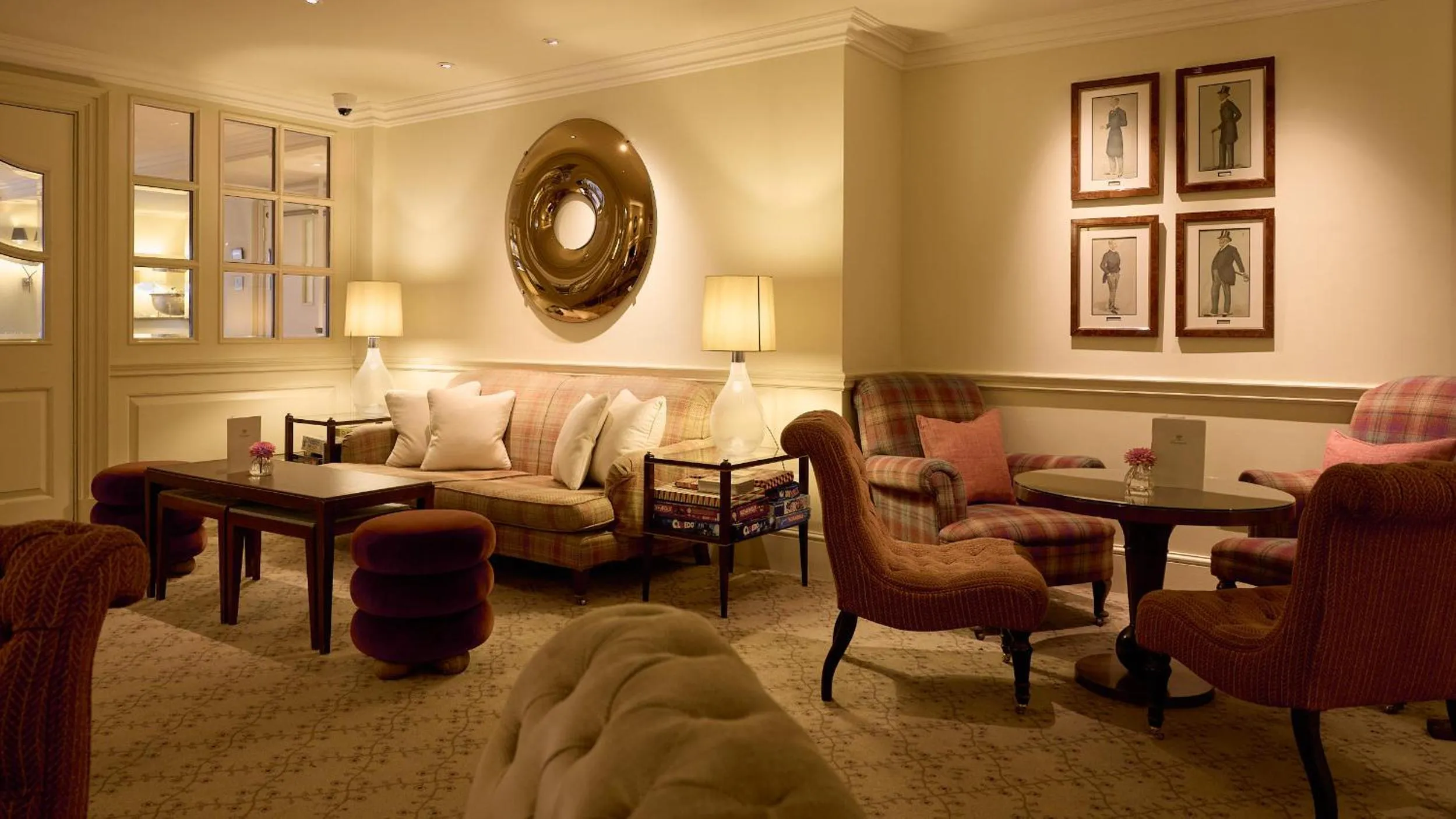 Lounge or bar in Durrants Hotel