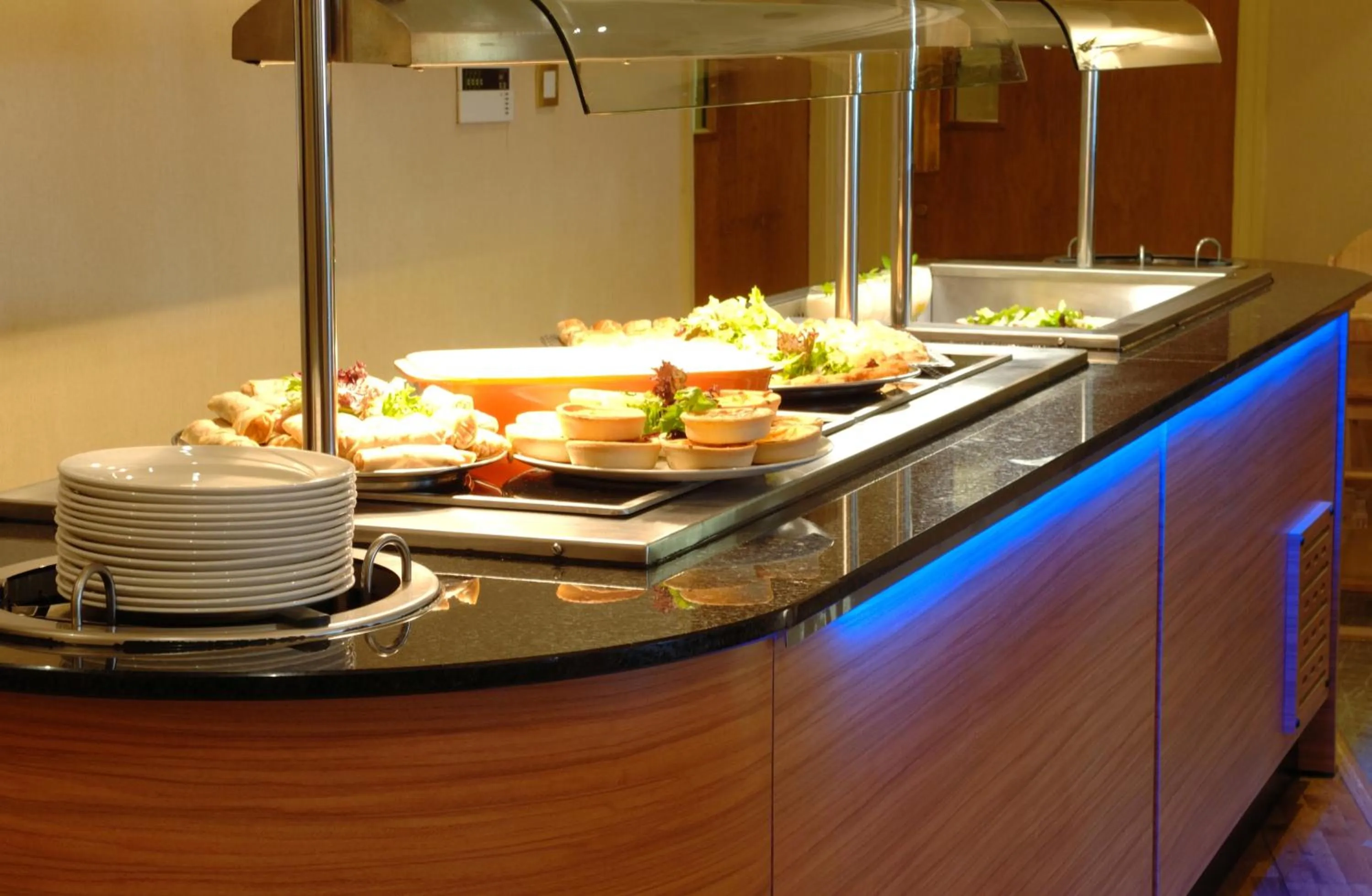 Restaurant/places to eat in Carousel Hotel