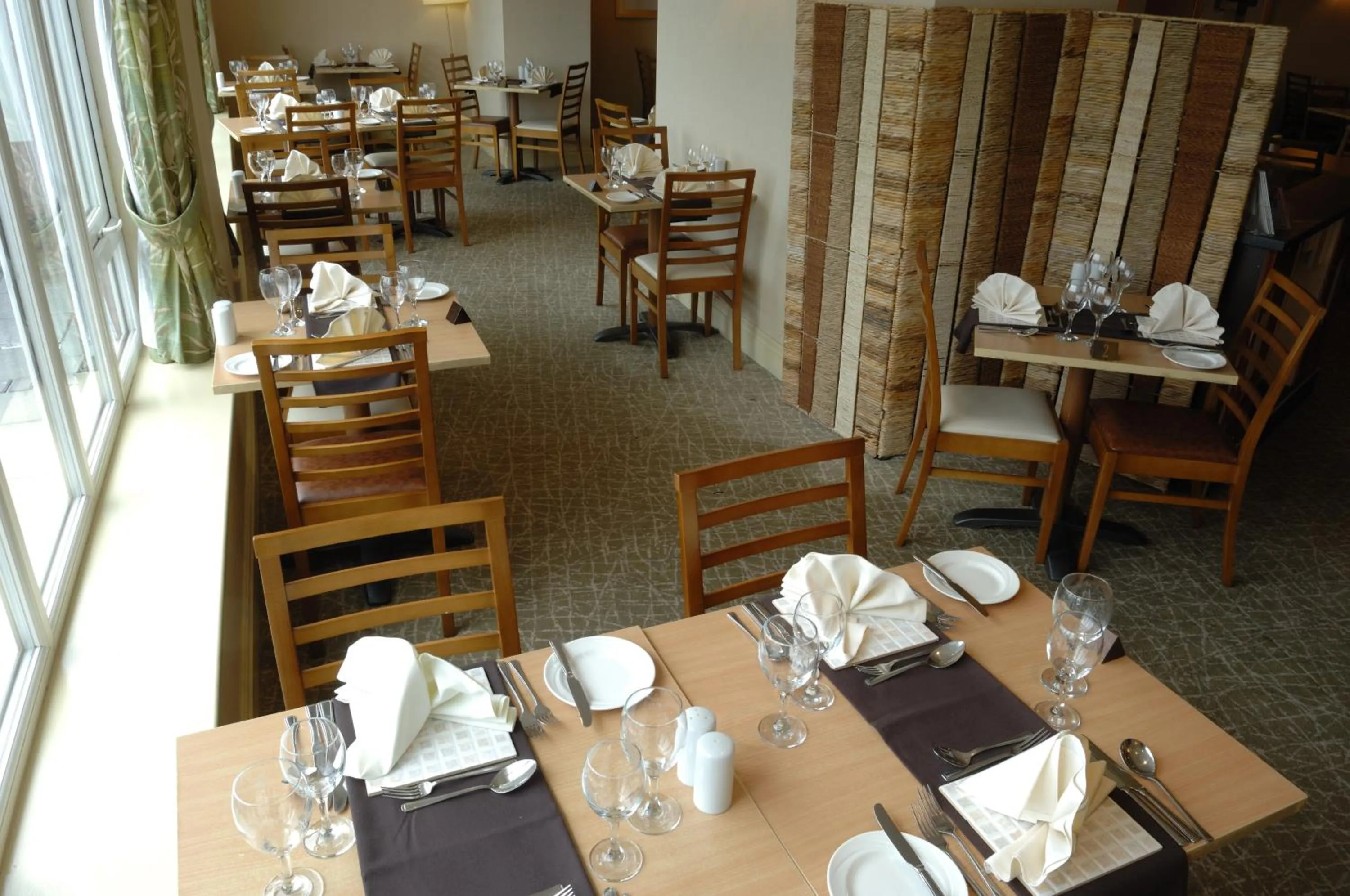 Restaurant/places to eat in Carousel Hotel