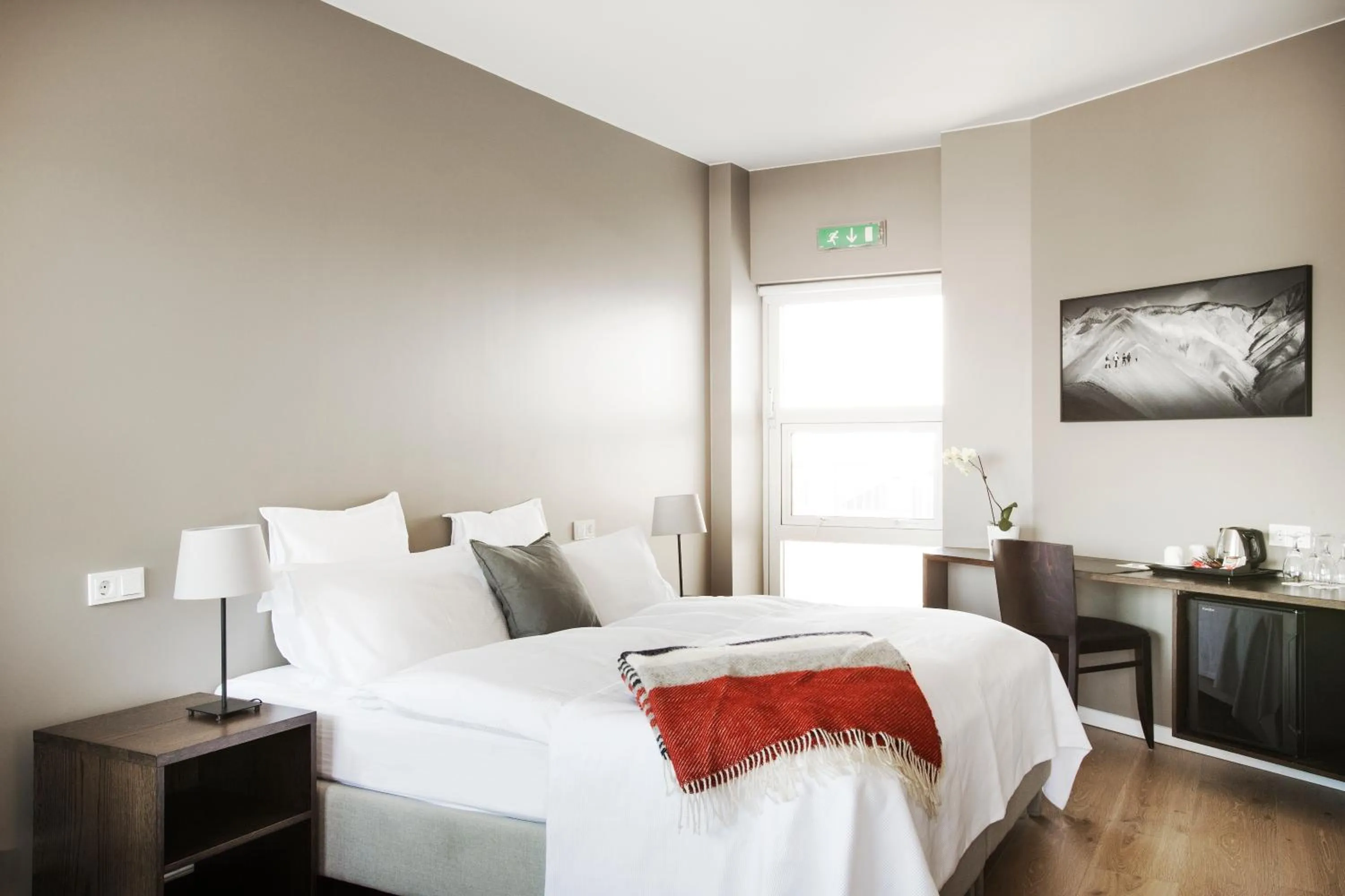 Day, Bed in Hotel Ódinsvé