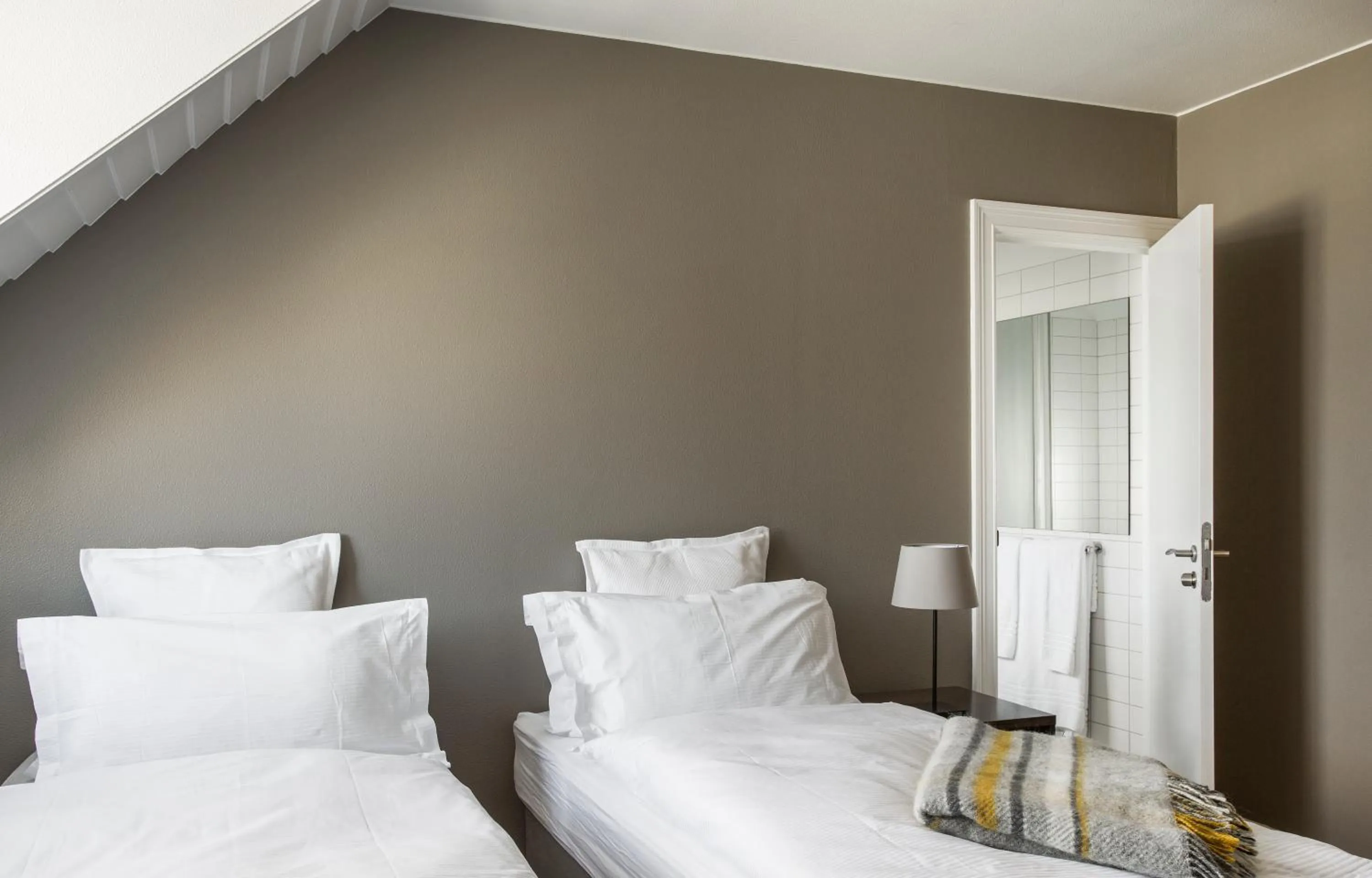 Photo of the whole room, Bed in Hotel Ódinsvé