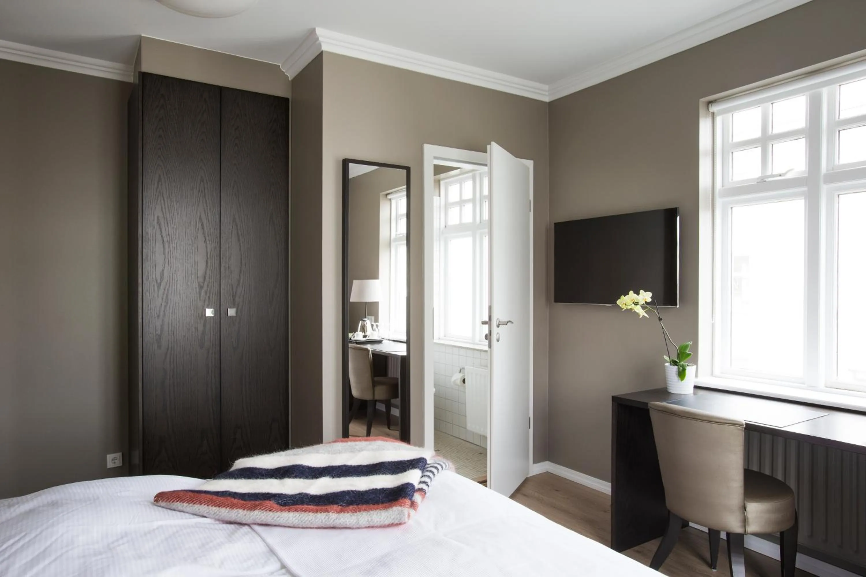 Decorative detail, Bed in Hotel Ódinsvé