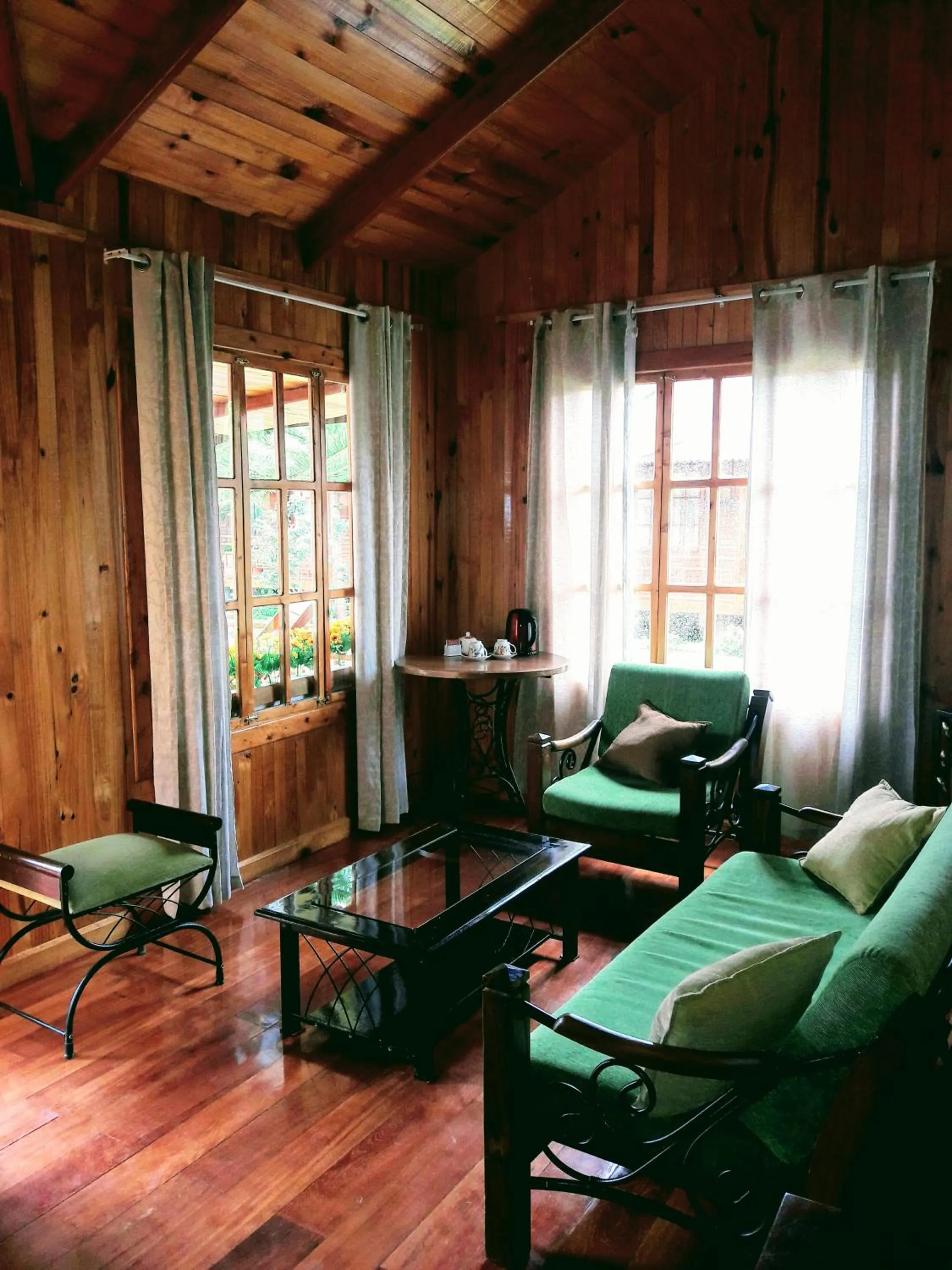 Living room in Cemayu Lodge