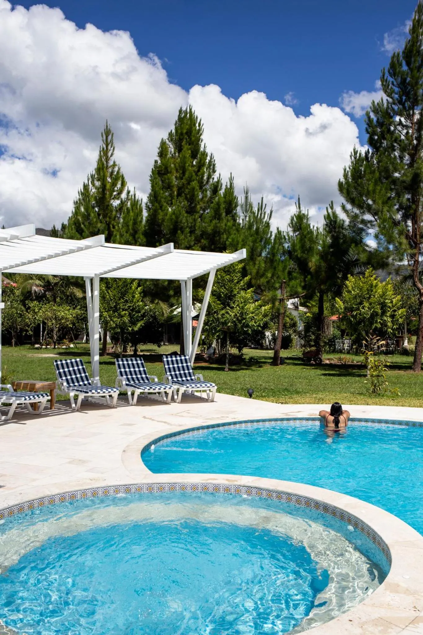 Swimming pool in Cemayu Lodge