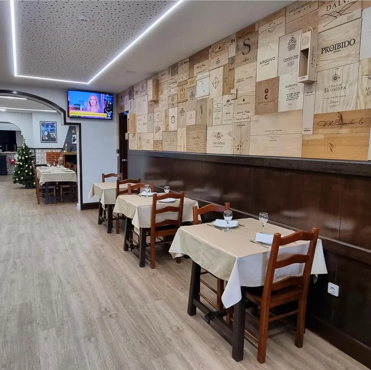 Restaurant/places to eat in Residencial Dona Teresa