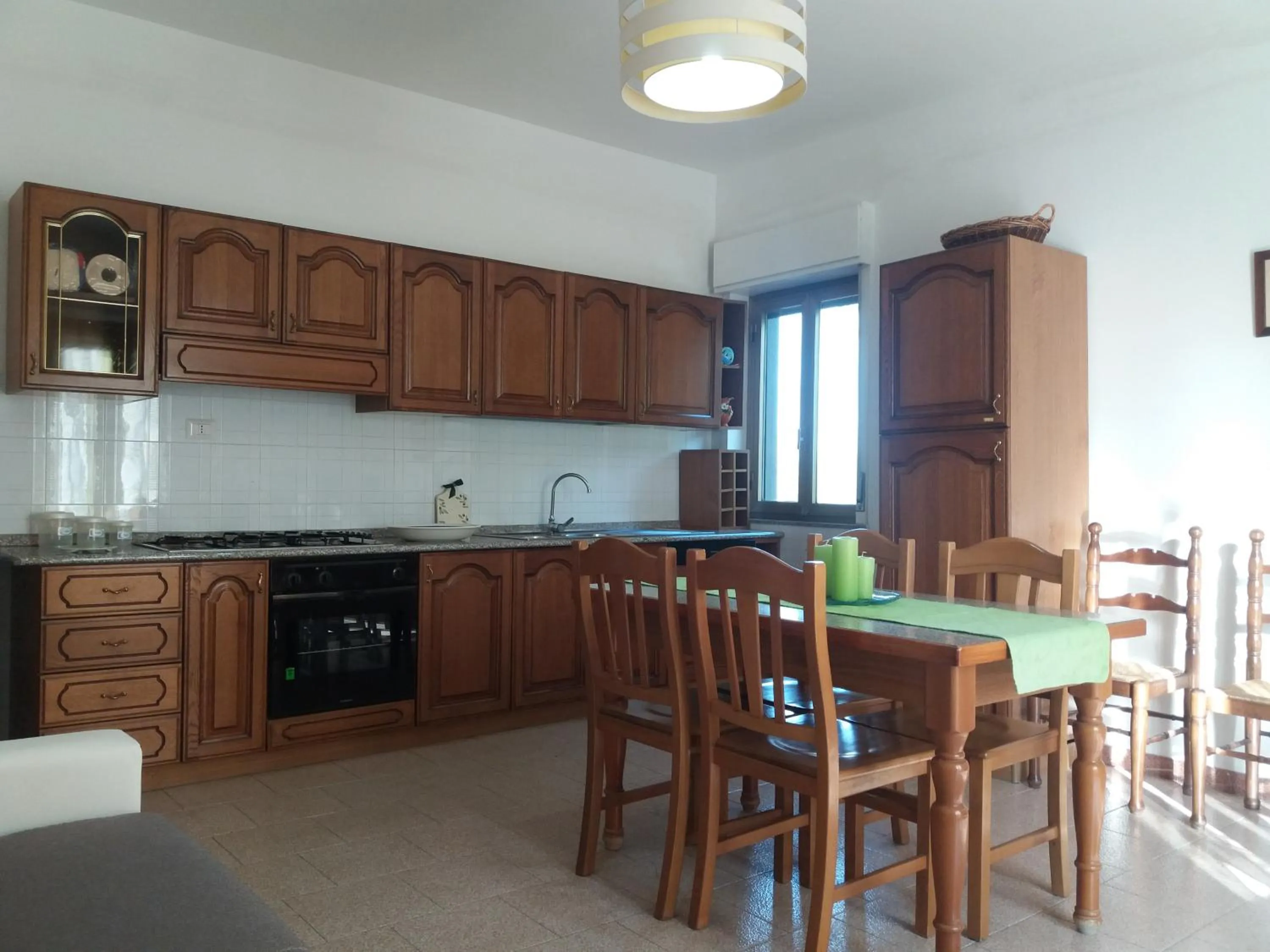 Communal kitchen in Casa Fronte Gole Alcantara