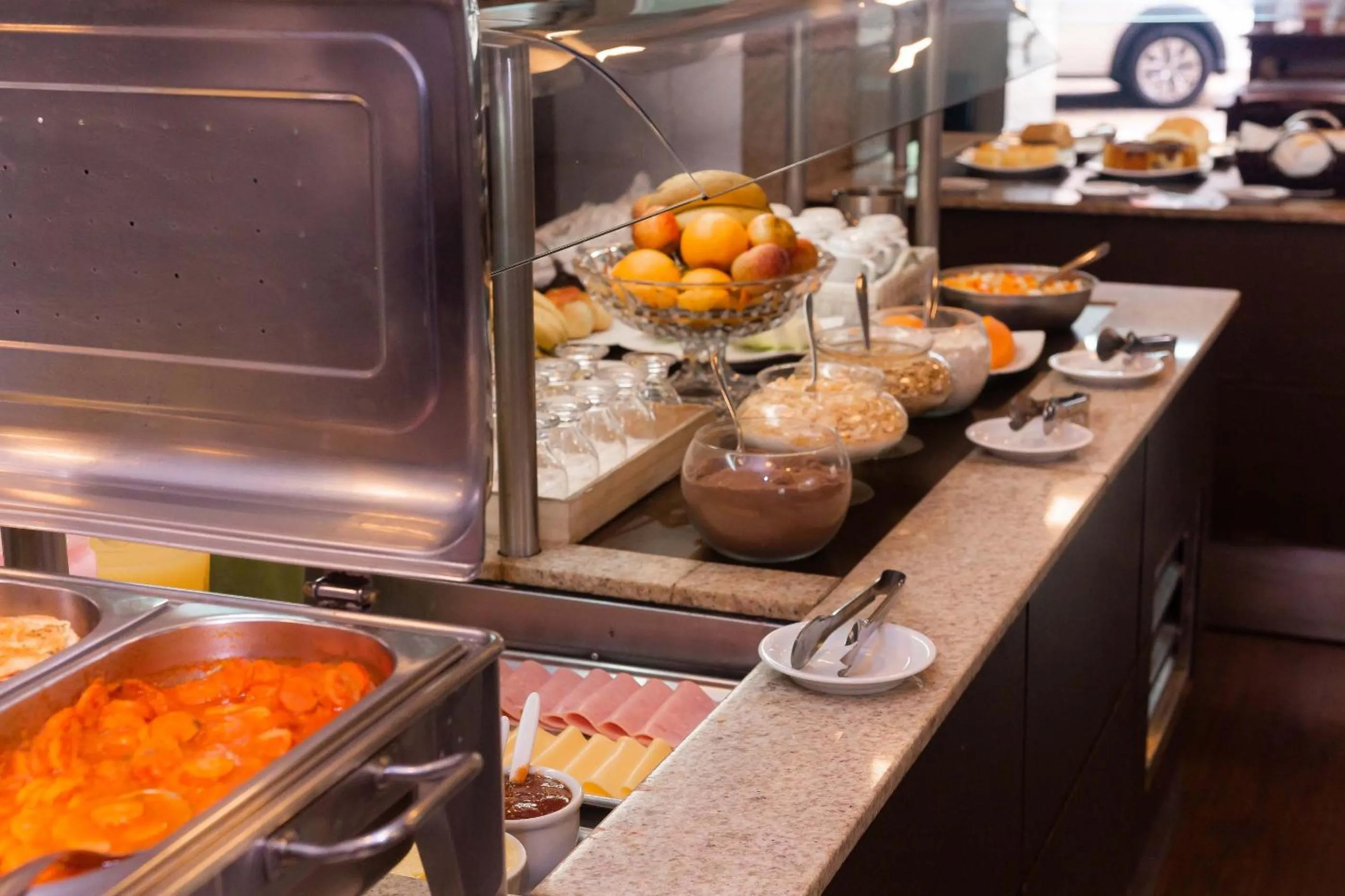 Breakfast in Kennedy Slim Hotel