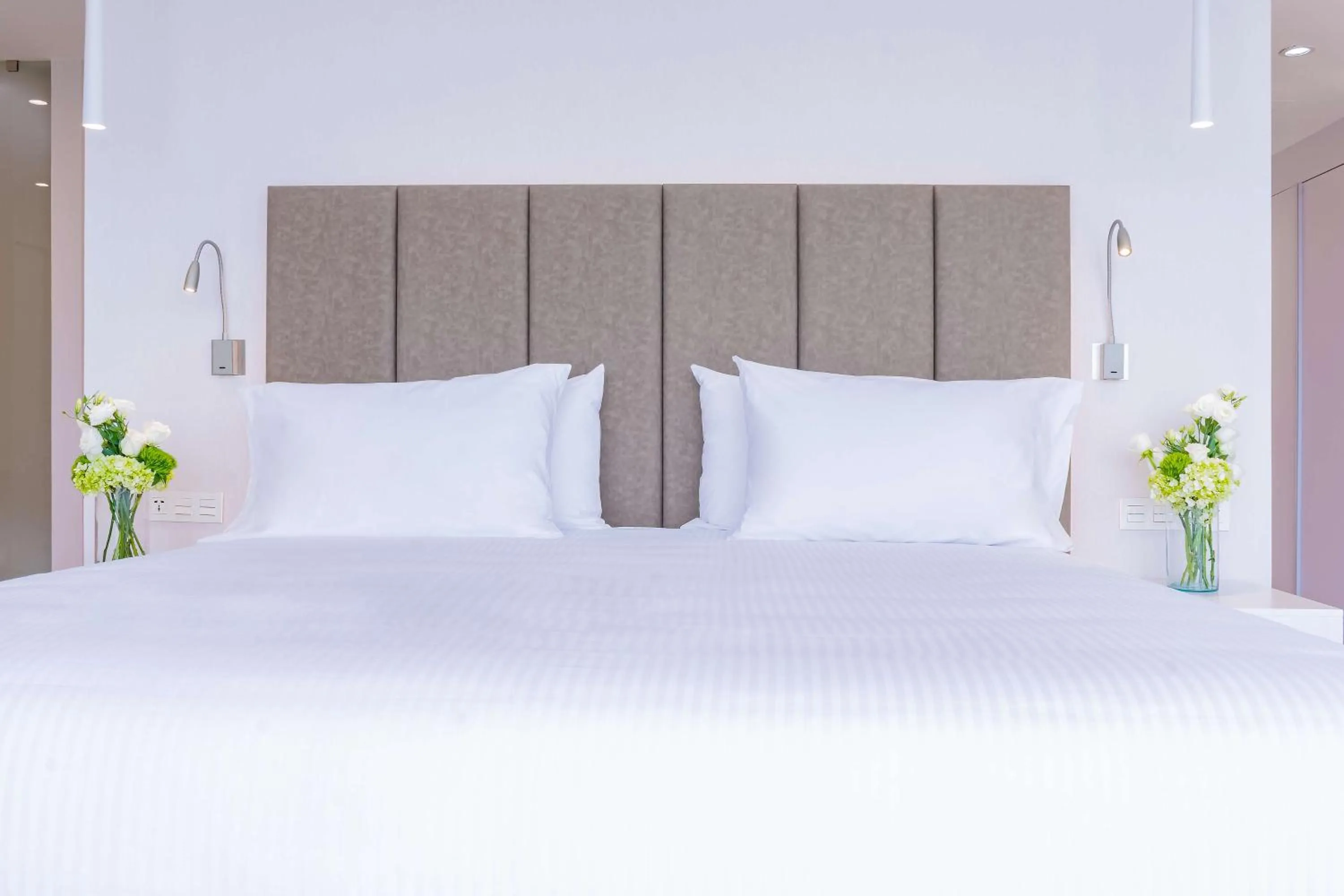 Bedroom, Bed in NH Puebla FINSA