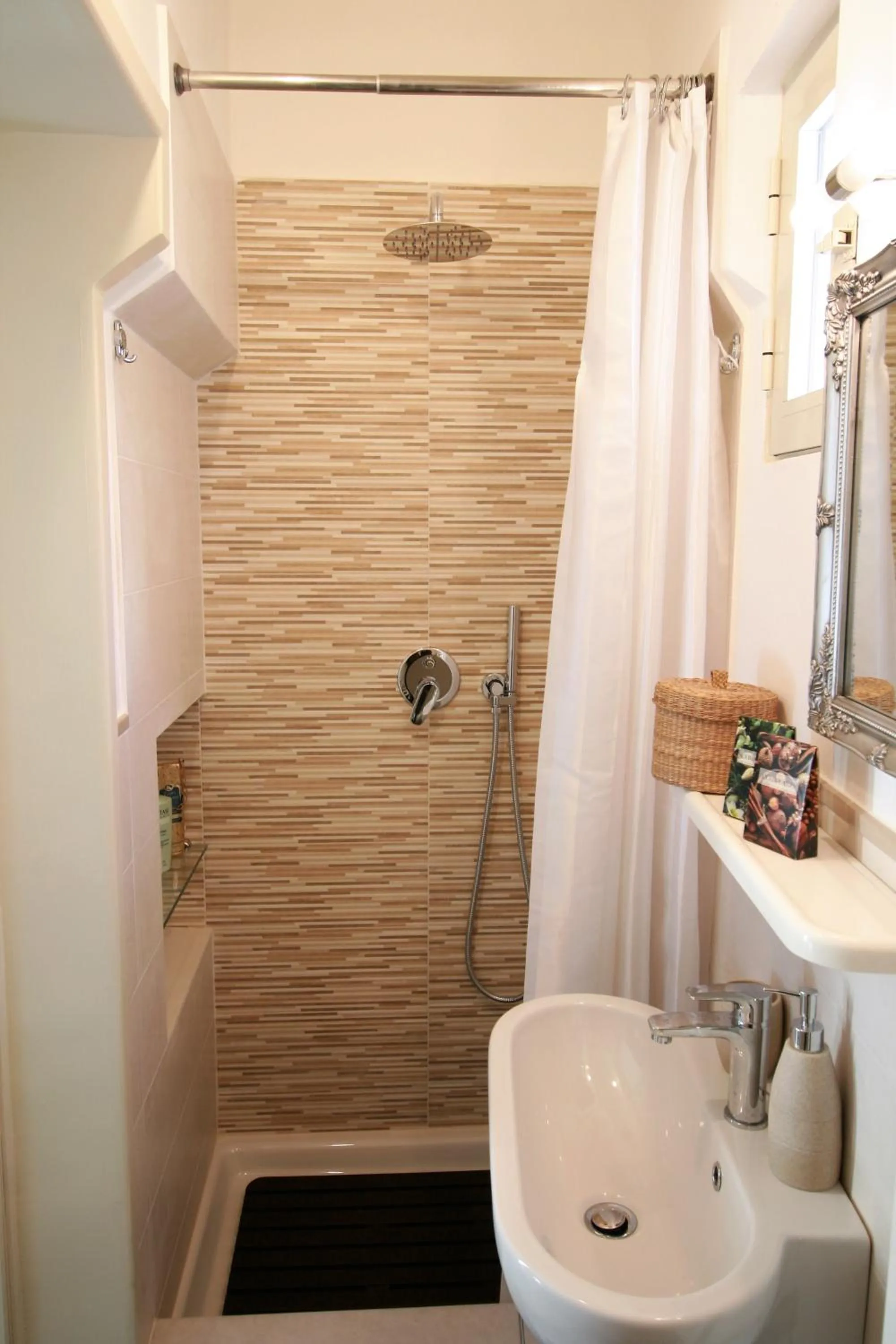 Bathroom in Chez Moi Charme B&B