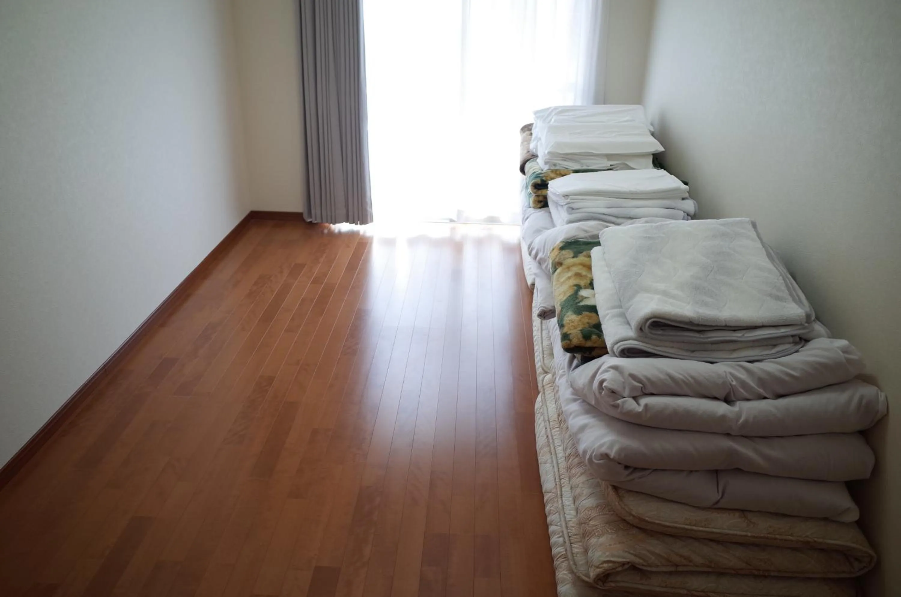 Photo of the whole room, Bed in Kenrokuen Inn