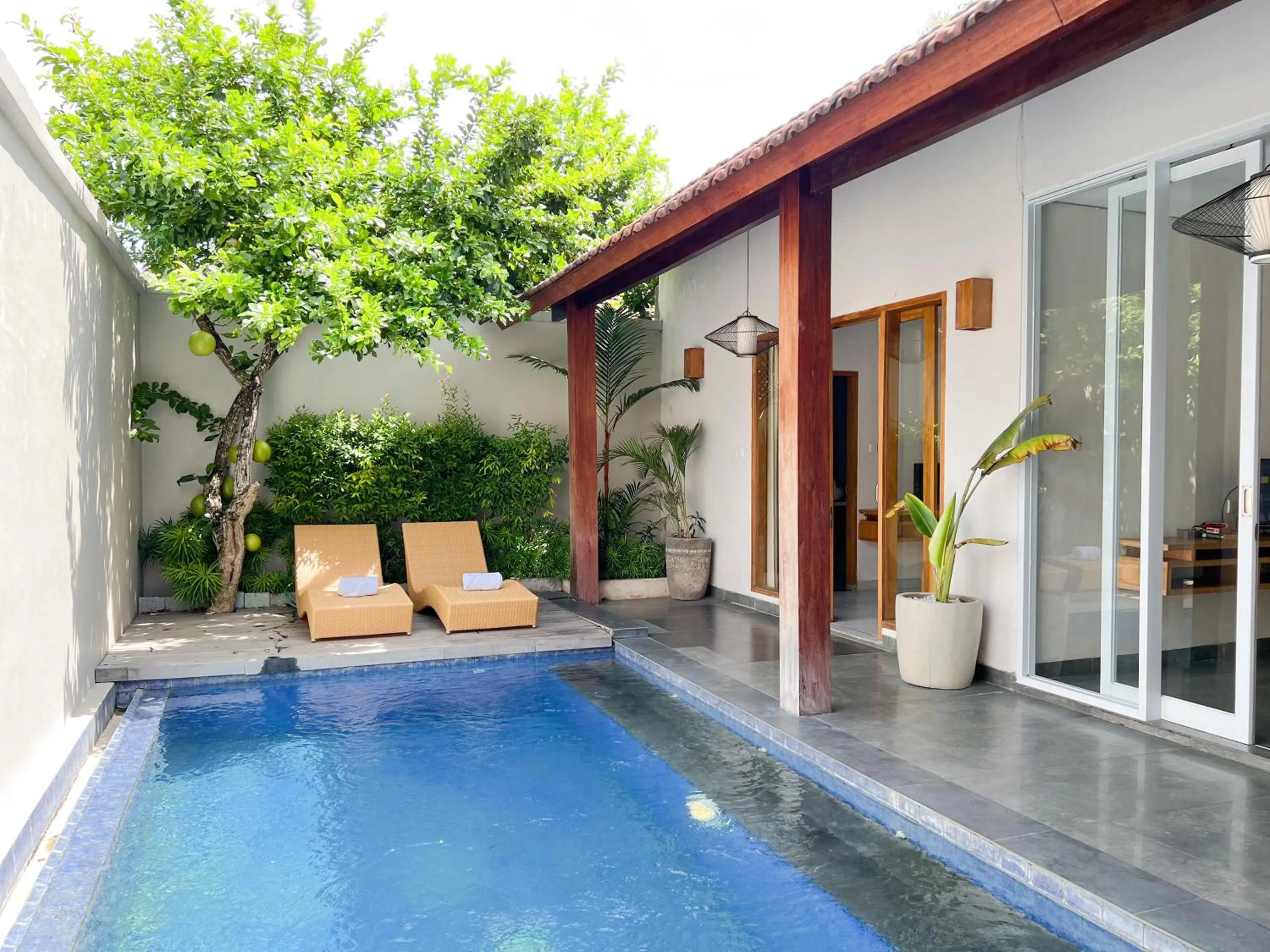Swimming pool in Apple Villa & Suite Seminyak