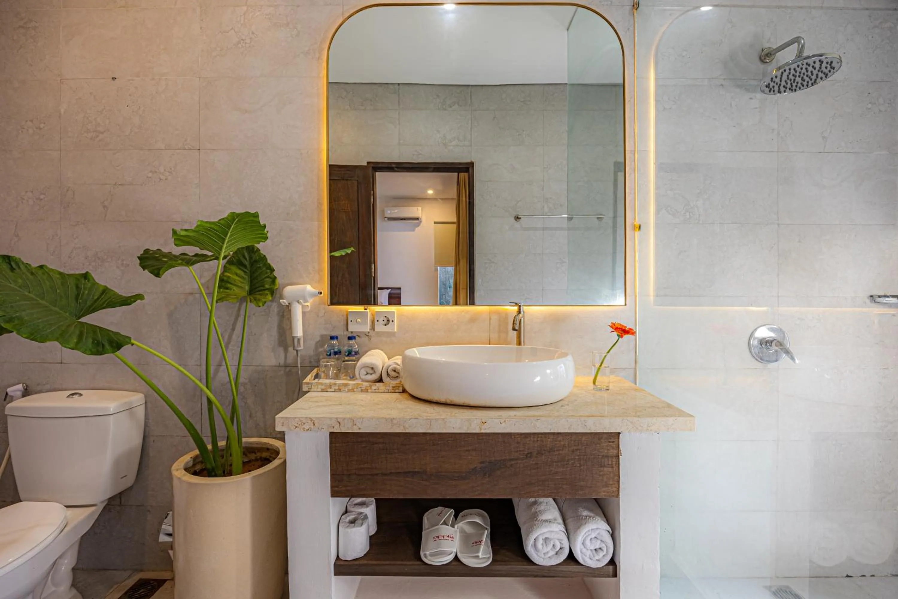 Apple Villa & Suite Seminyak