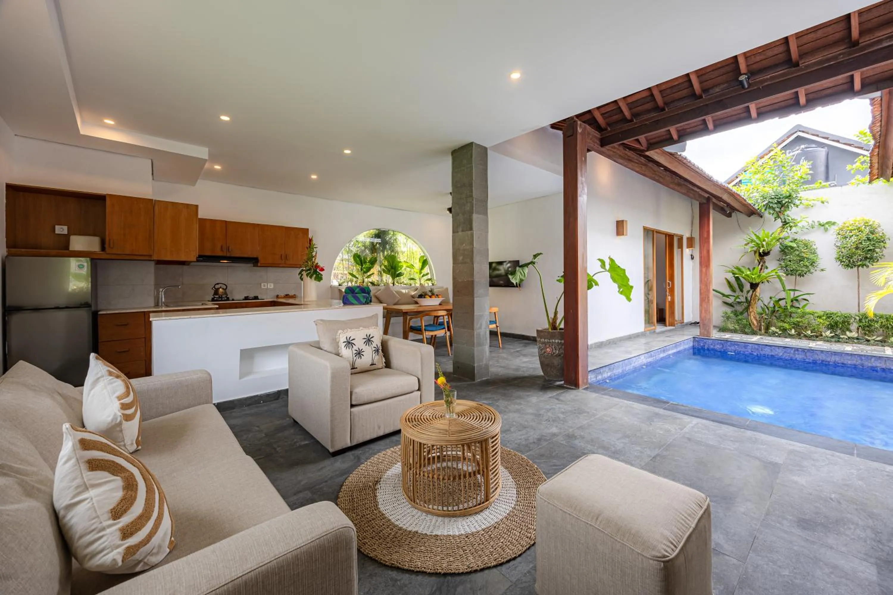 Apple Villa & Suite Seminyak