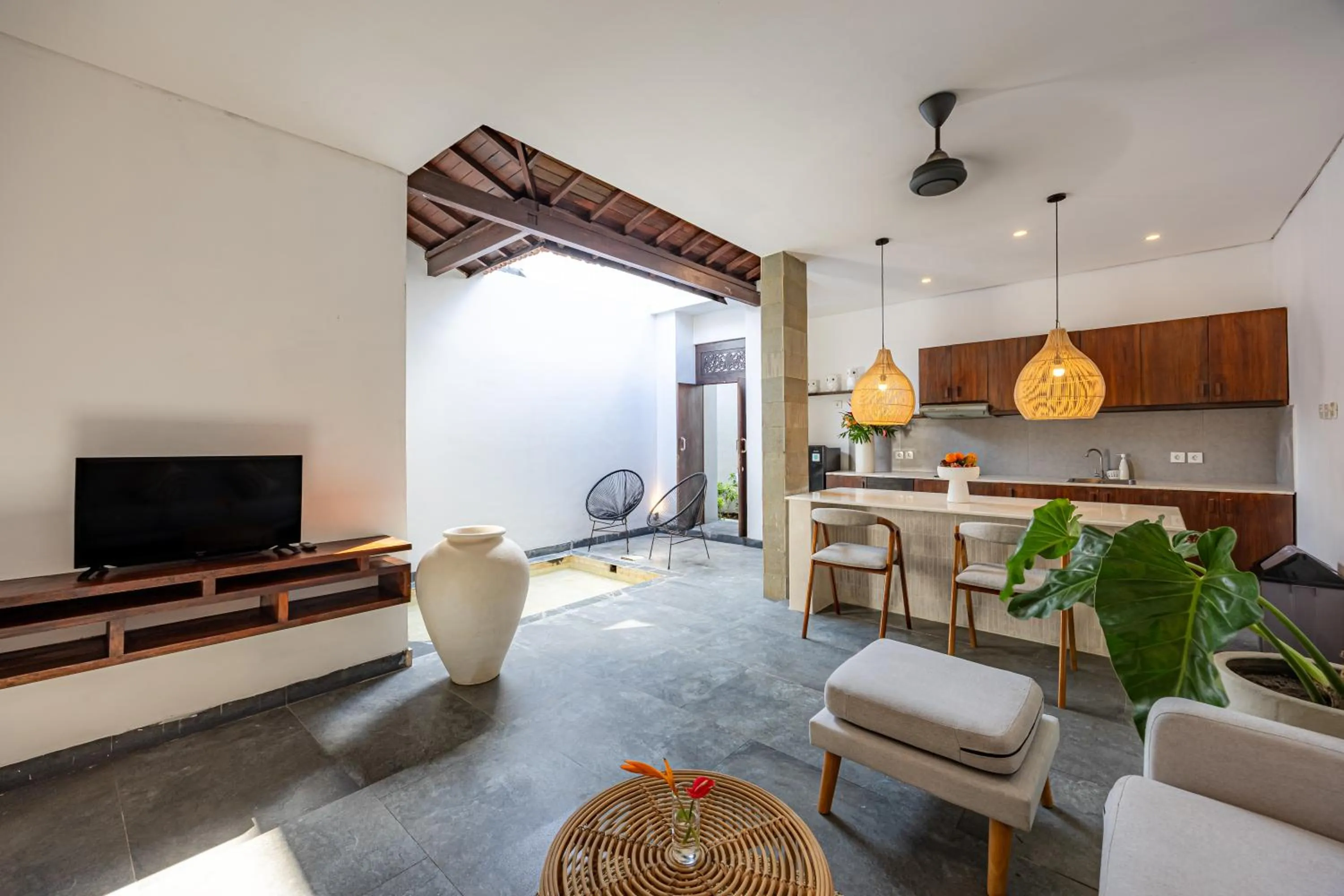 Apple Villa & Suite Seminyak