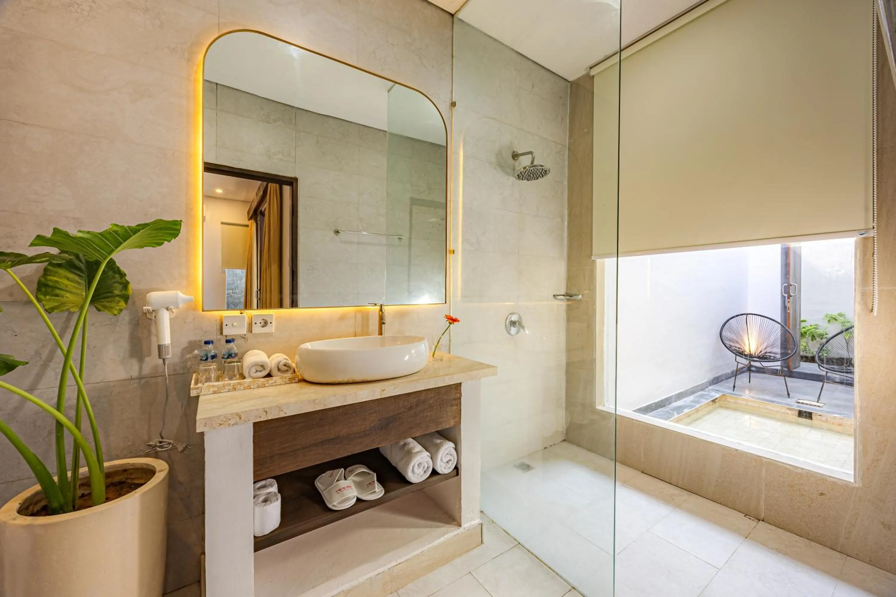 Apple Villa & Suite Seminyak