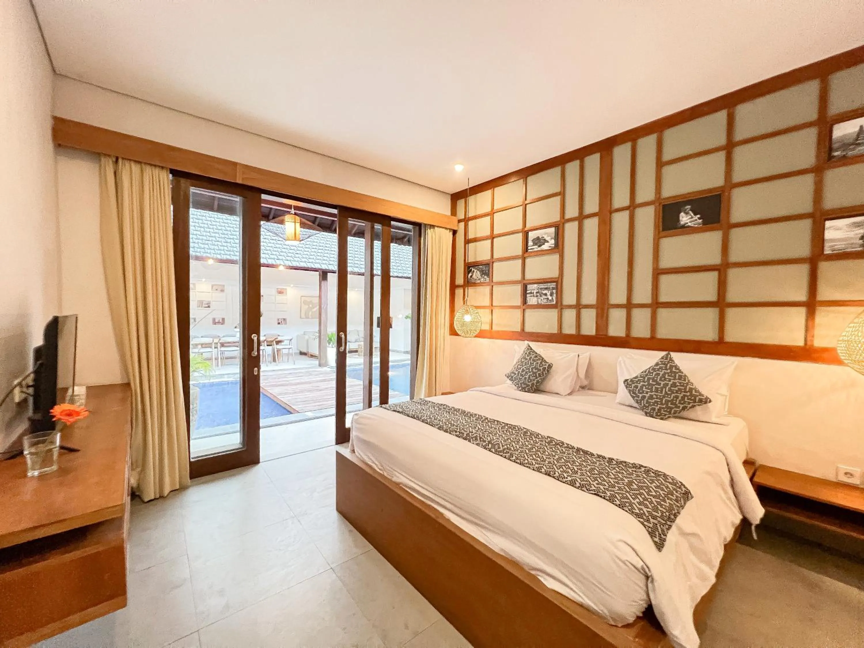 Bed in Apple Villa & Suite Seminyak