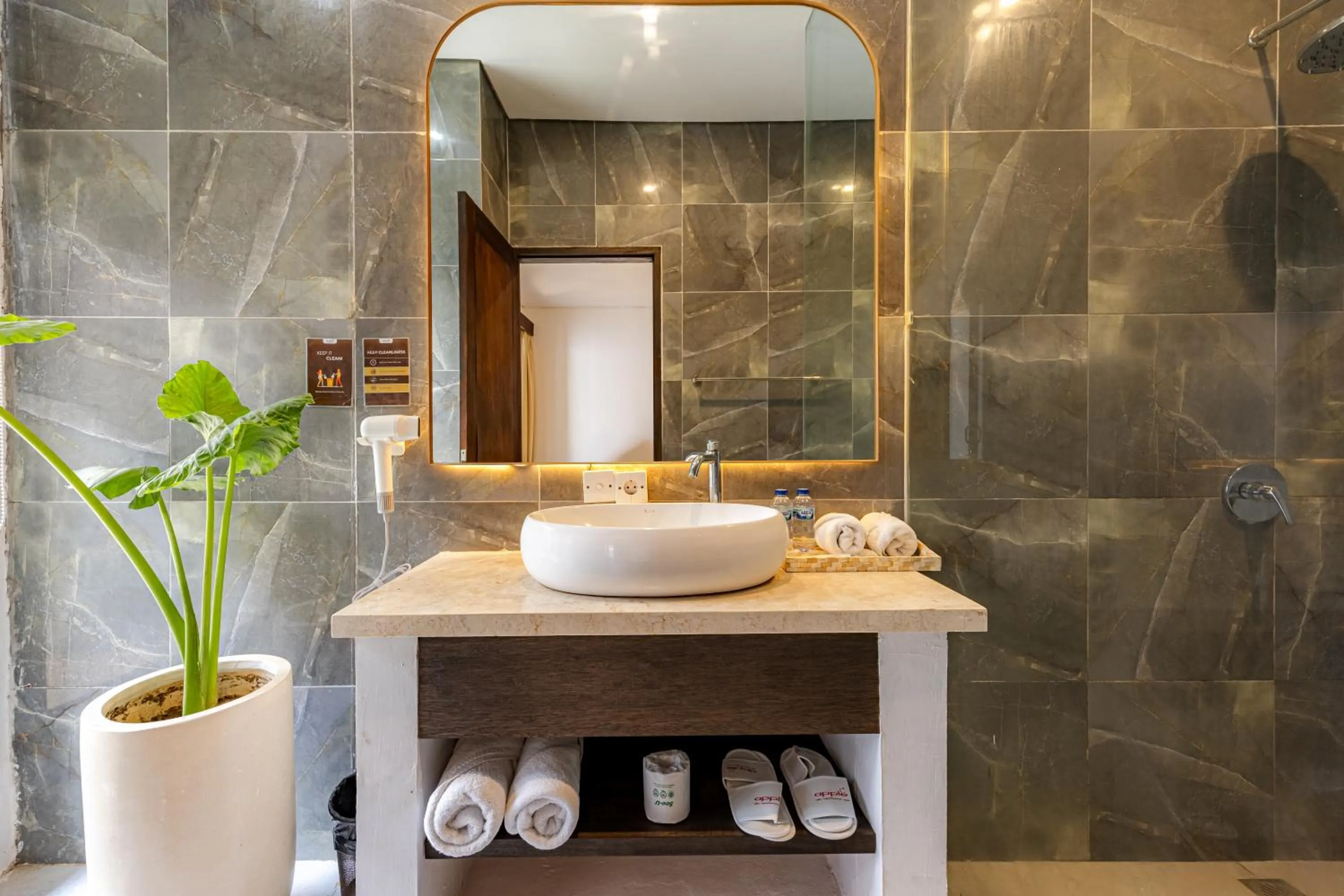 Apple Villa & Suite Seminyak