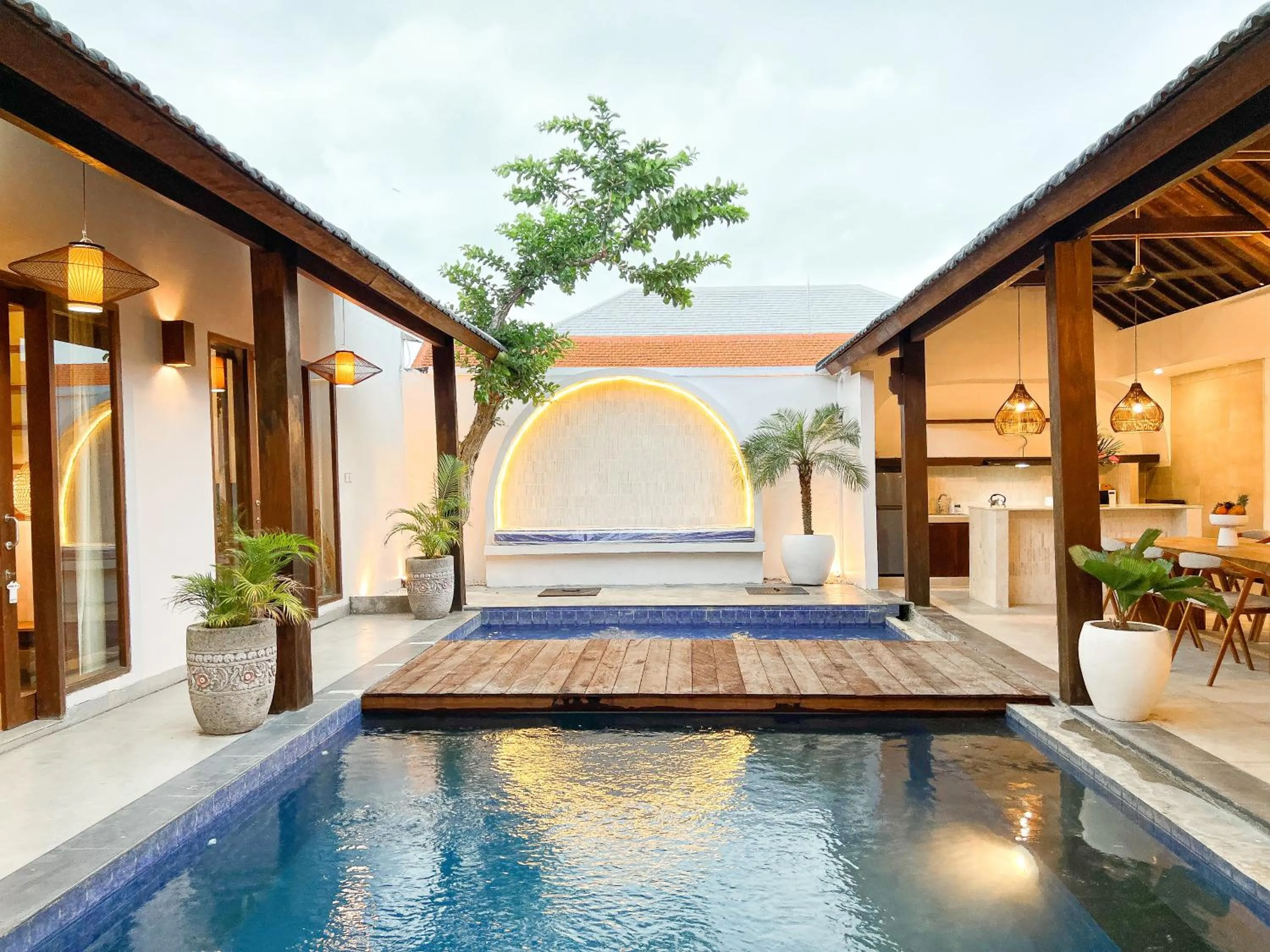 Apple Villa & Suite Seminyak