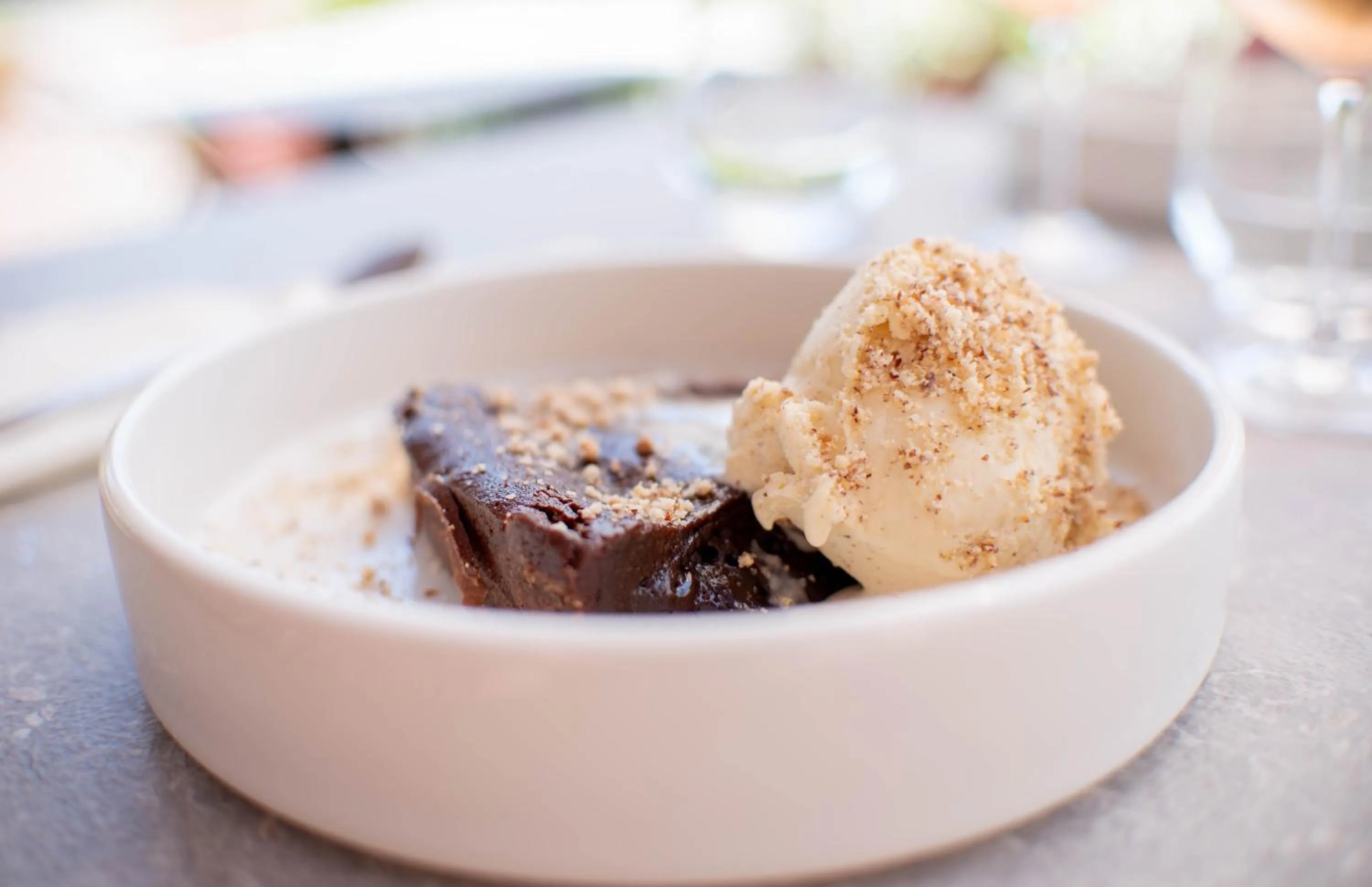 Restaurant/places to eat in Hotel du Parc Euromédecine by AKENA