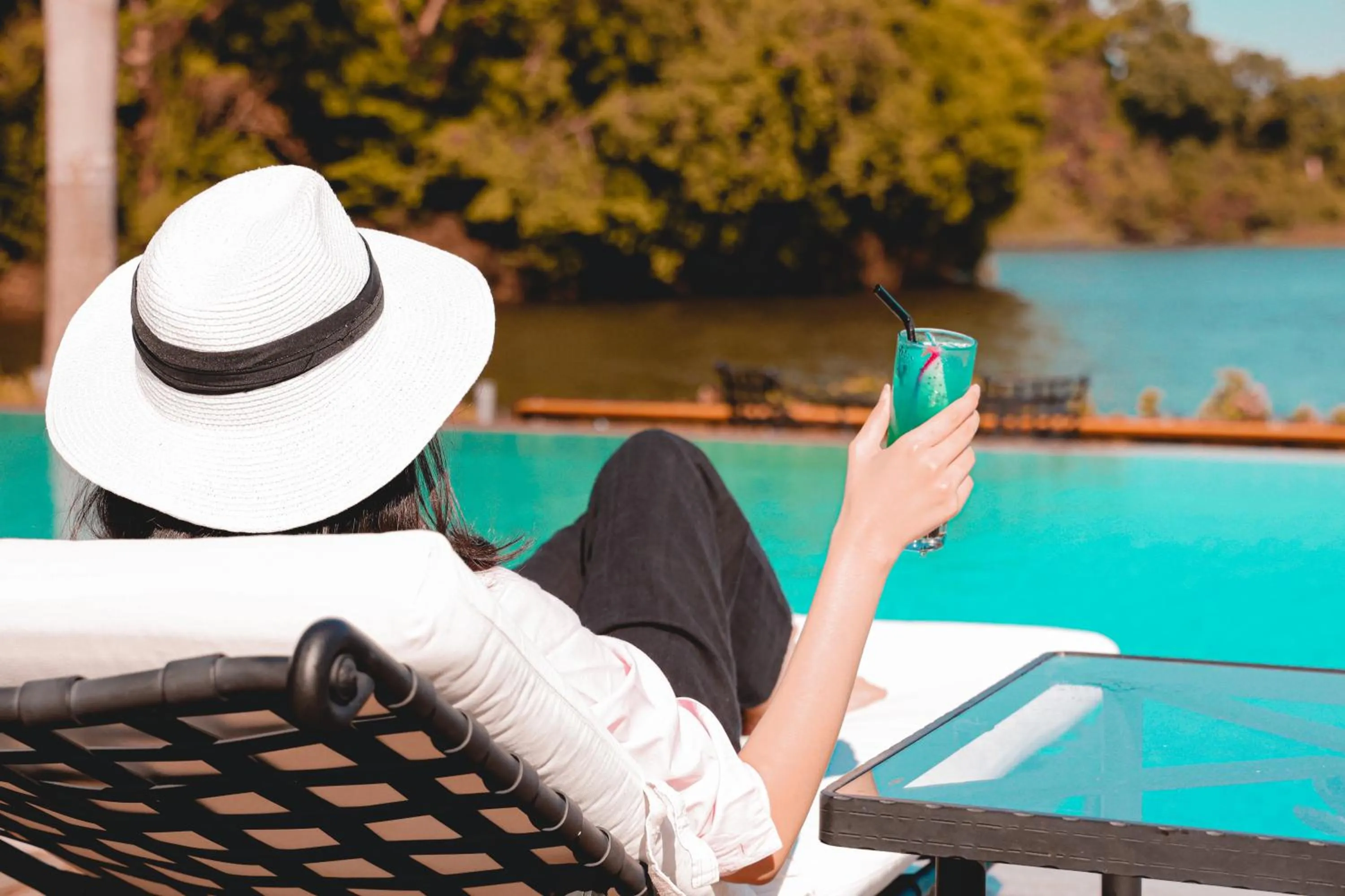 Swimming pool in LOTTE Hotel Yangon