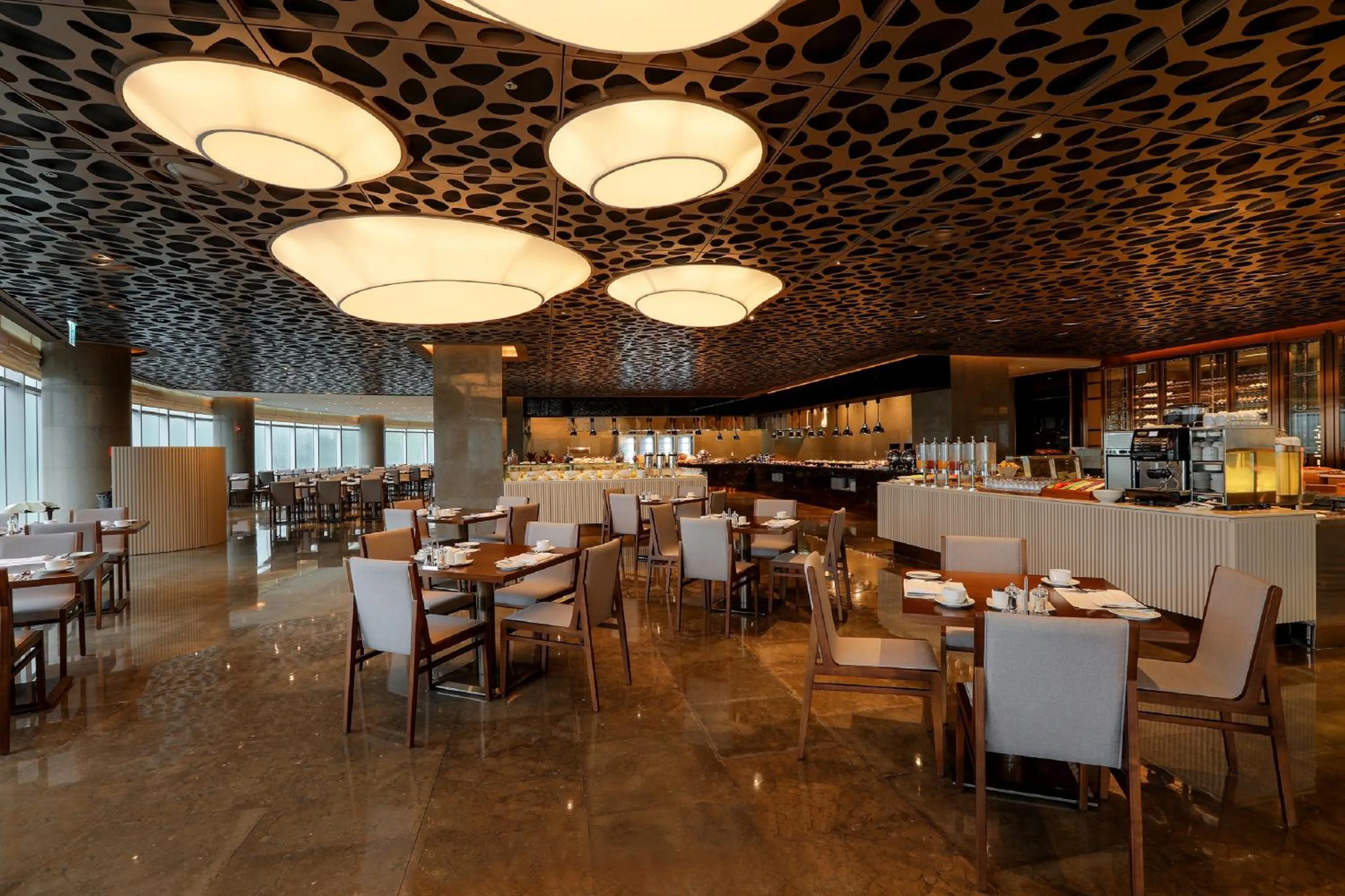 Restaurant/places to eat in LOTTE Hotel Yangon