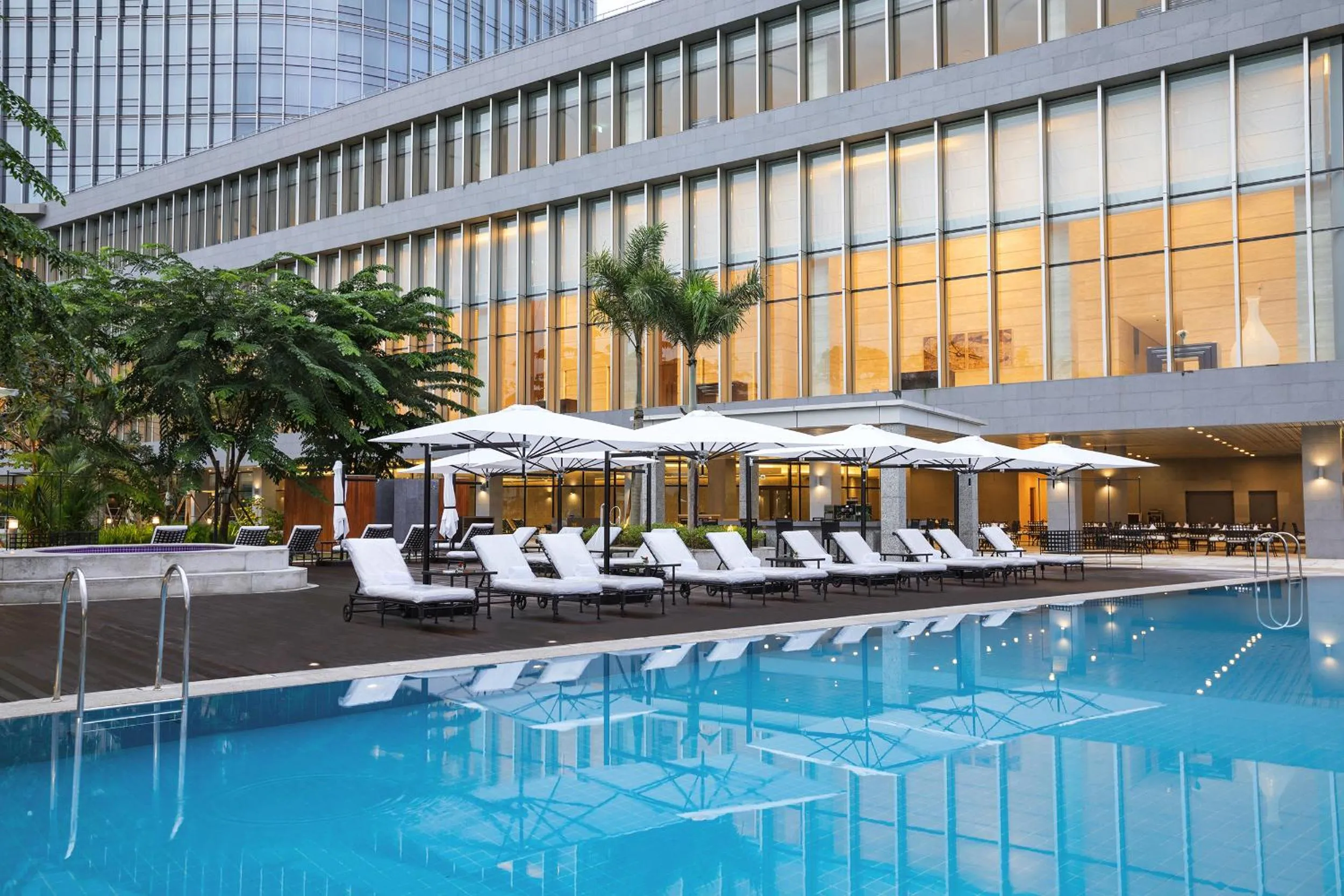 Swimming pool in LOTTE Hotel Yangon