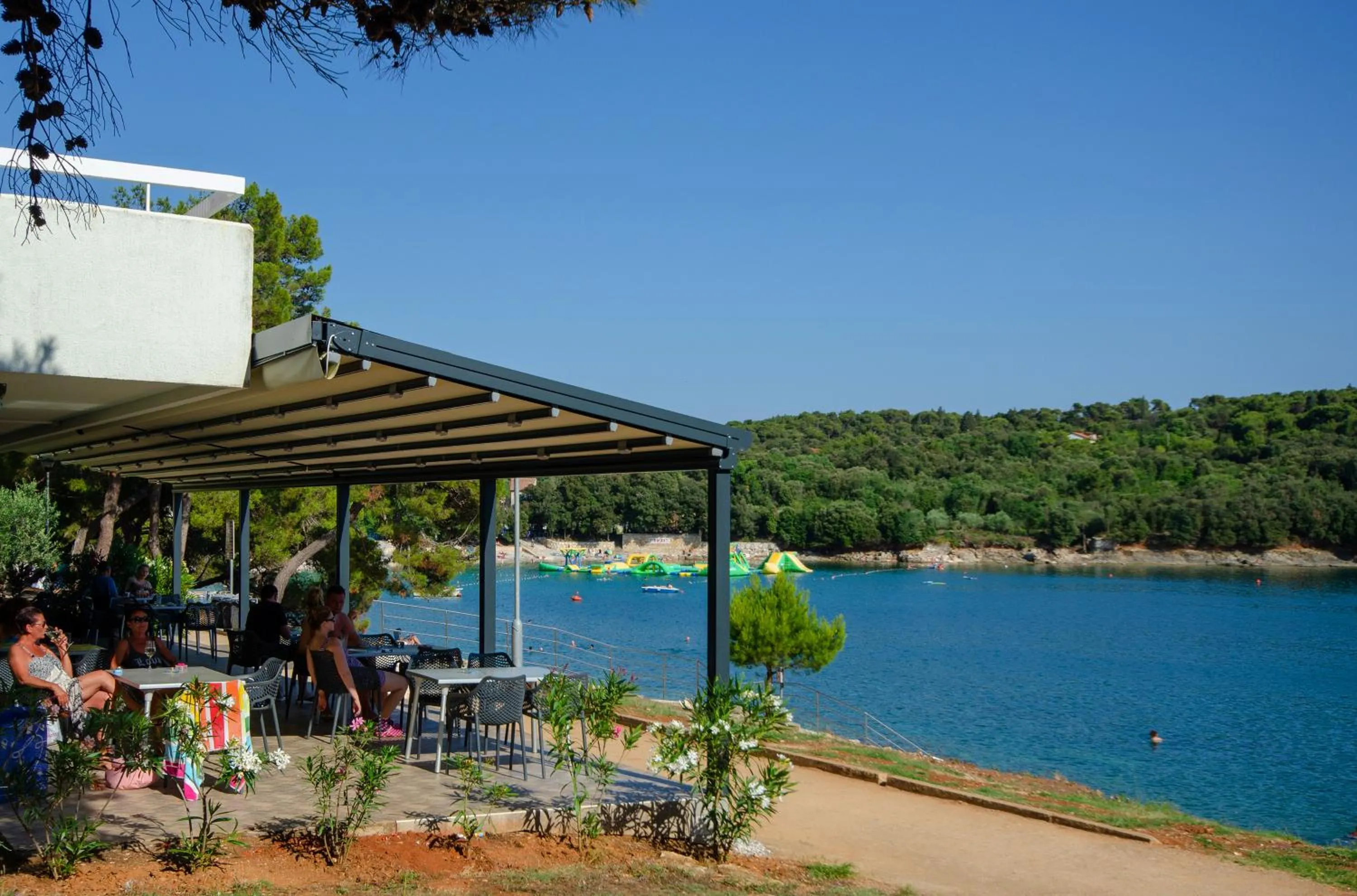 Restaurant/places to eat in Centinera Resort