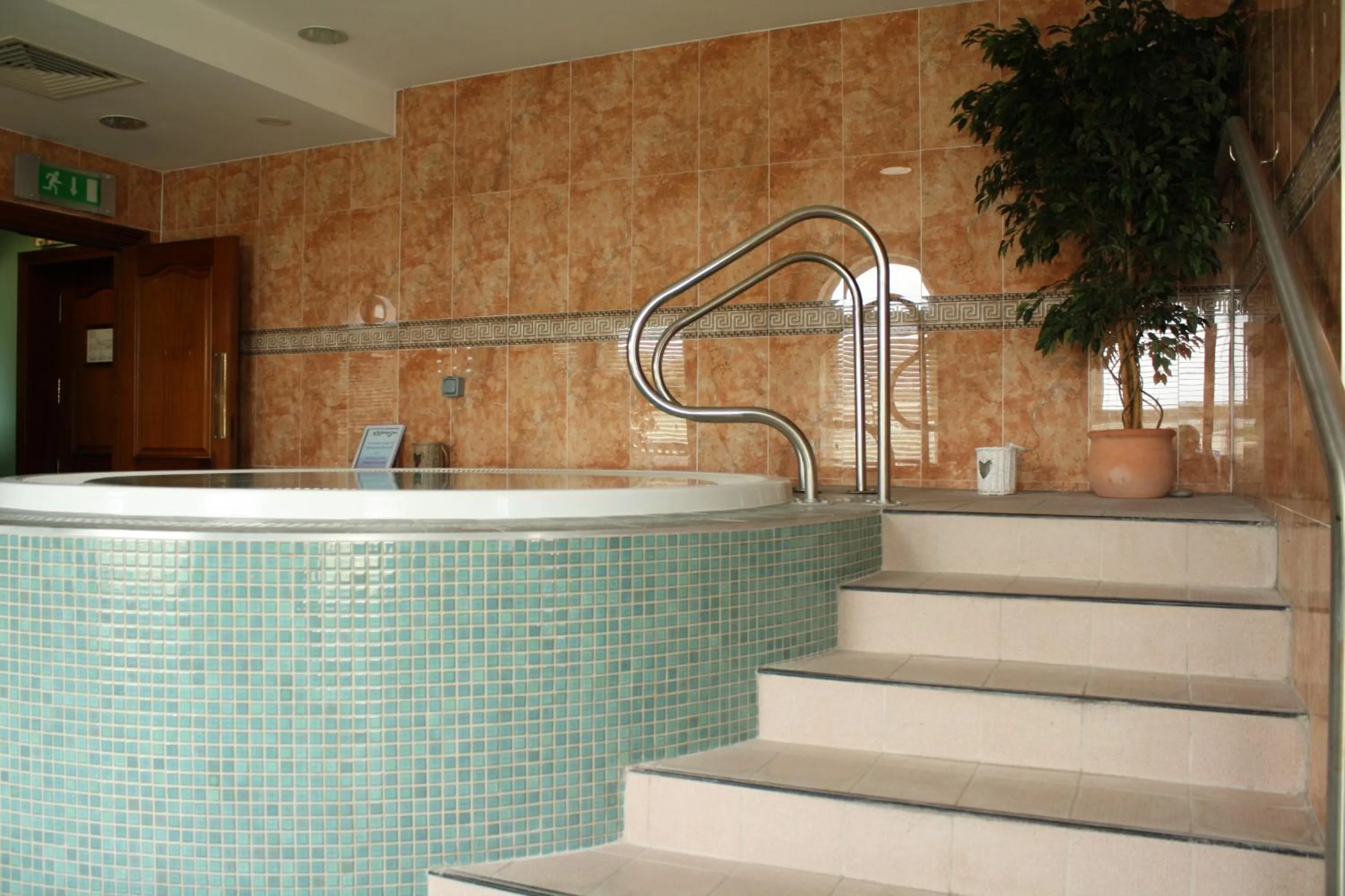 Hot Tub in Sandhouse Hotel