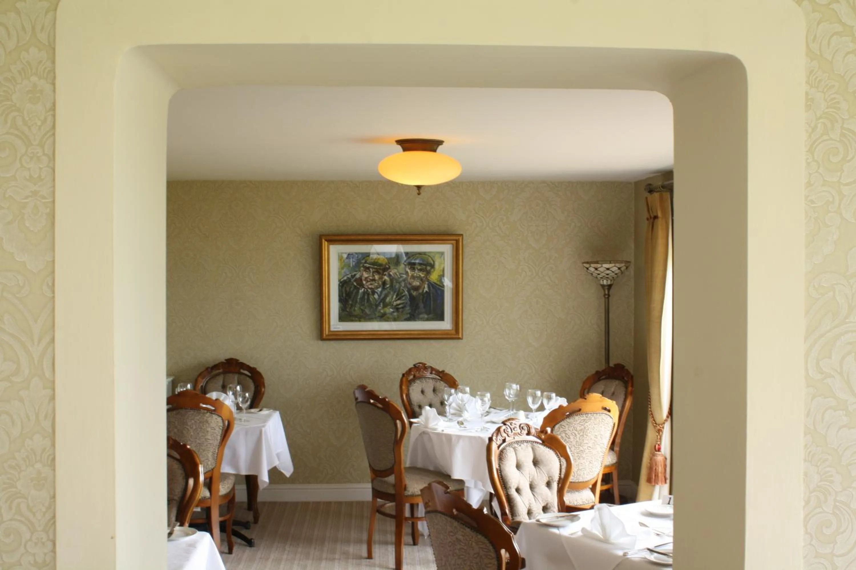 Restaurant/places to eat in Sandhouse Hotel