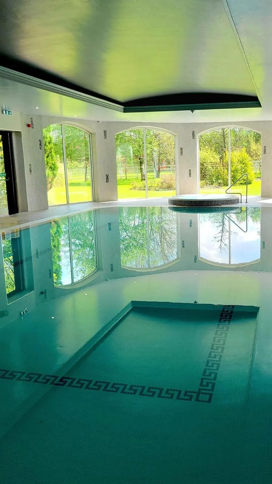 Pool view in Mill Park Hotel