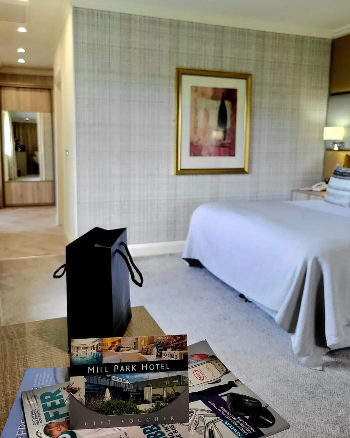 Bedroom, Bed in Mill Park Hotel