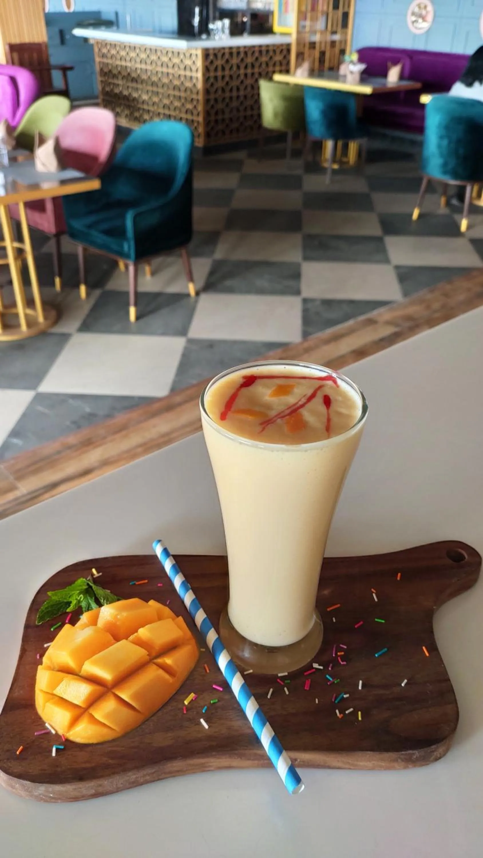 Food and drinks in Amritara Aura Resort & Spa