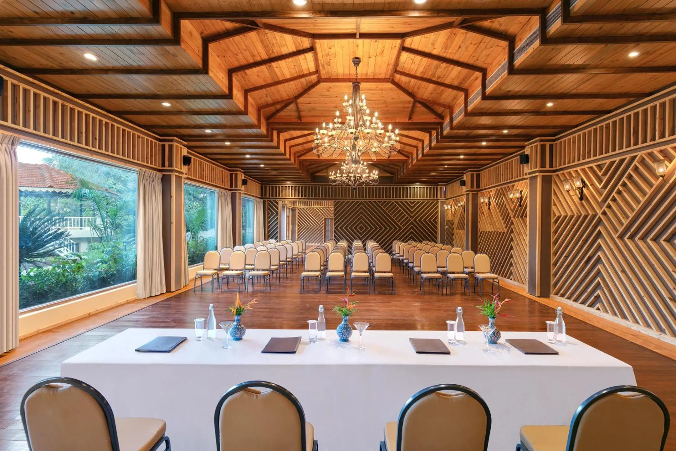 Business facilities in Amritara Aura Resort & Spa