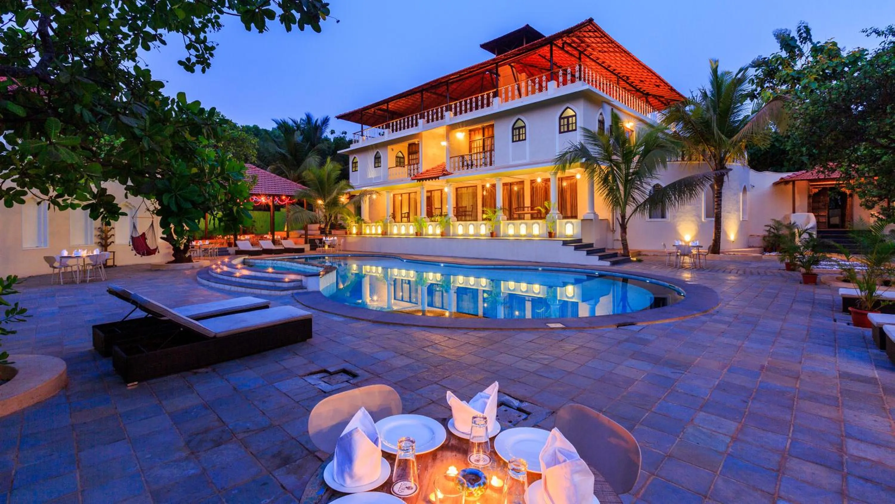 Facade/entrance in Amritara Aura Resort & Spa