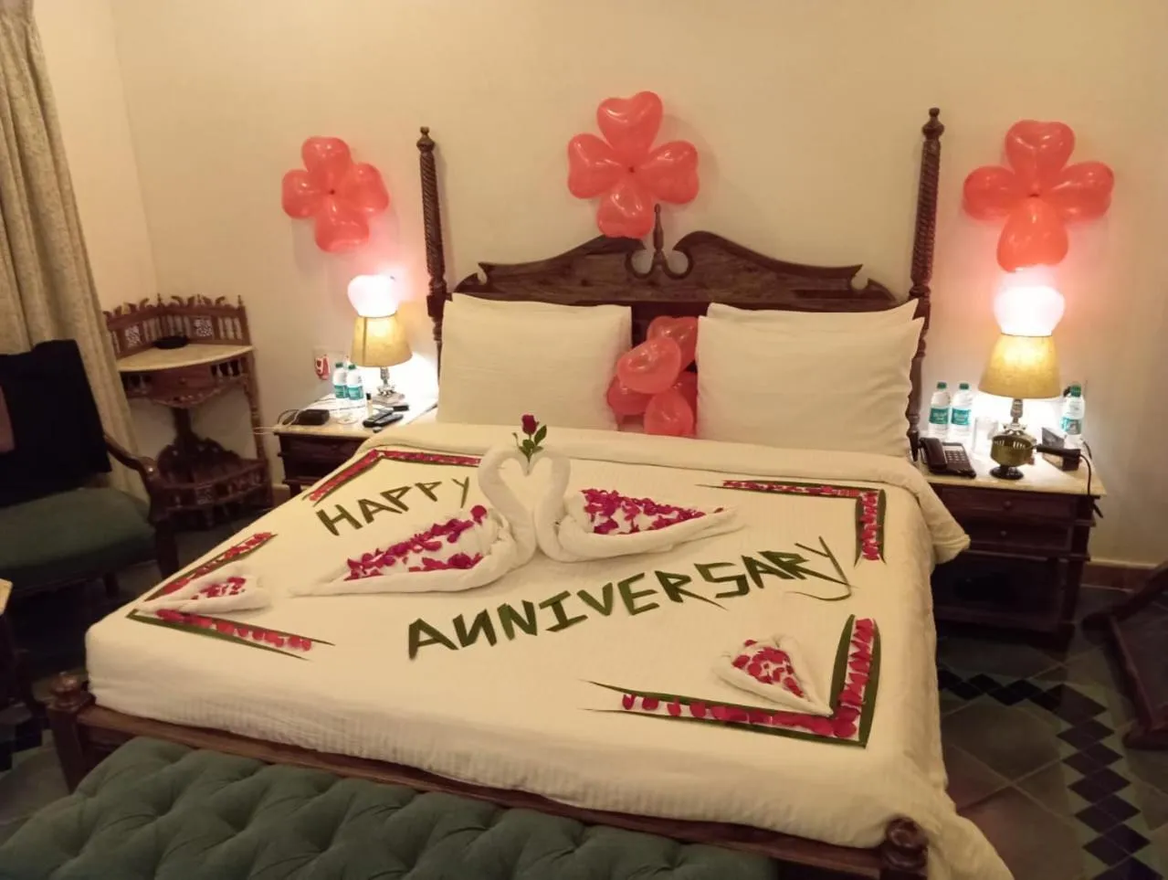 Bed in Amritara Aura Resort & Spa