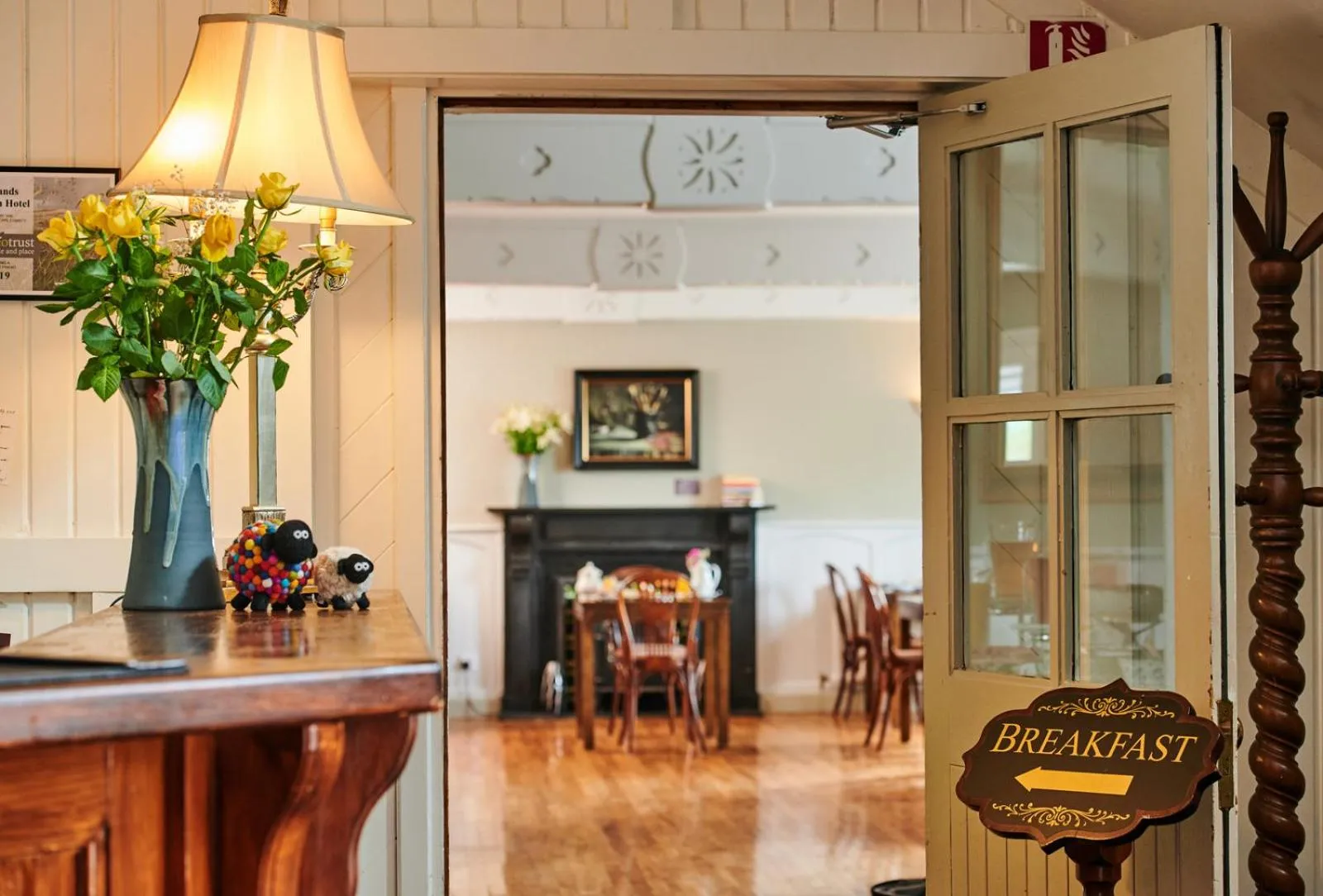 Lobby or reception in Hylands Burren Hotel