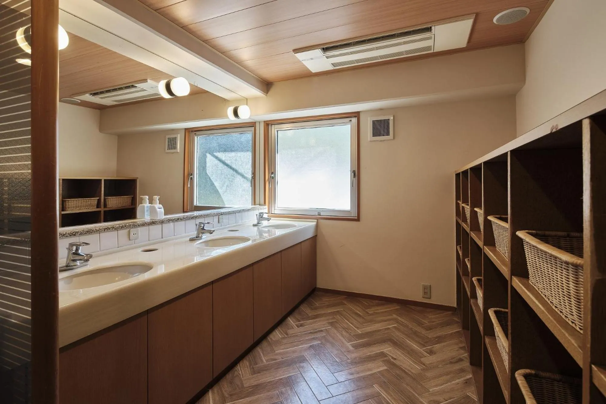 Hot Spring Bath in Sansuikan Kawayu Matsuya