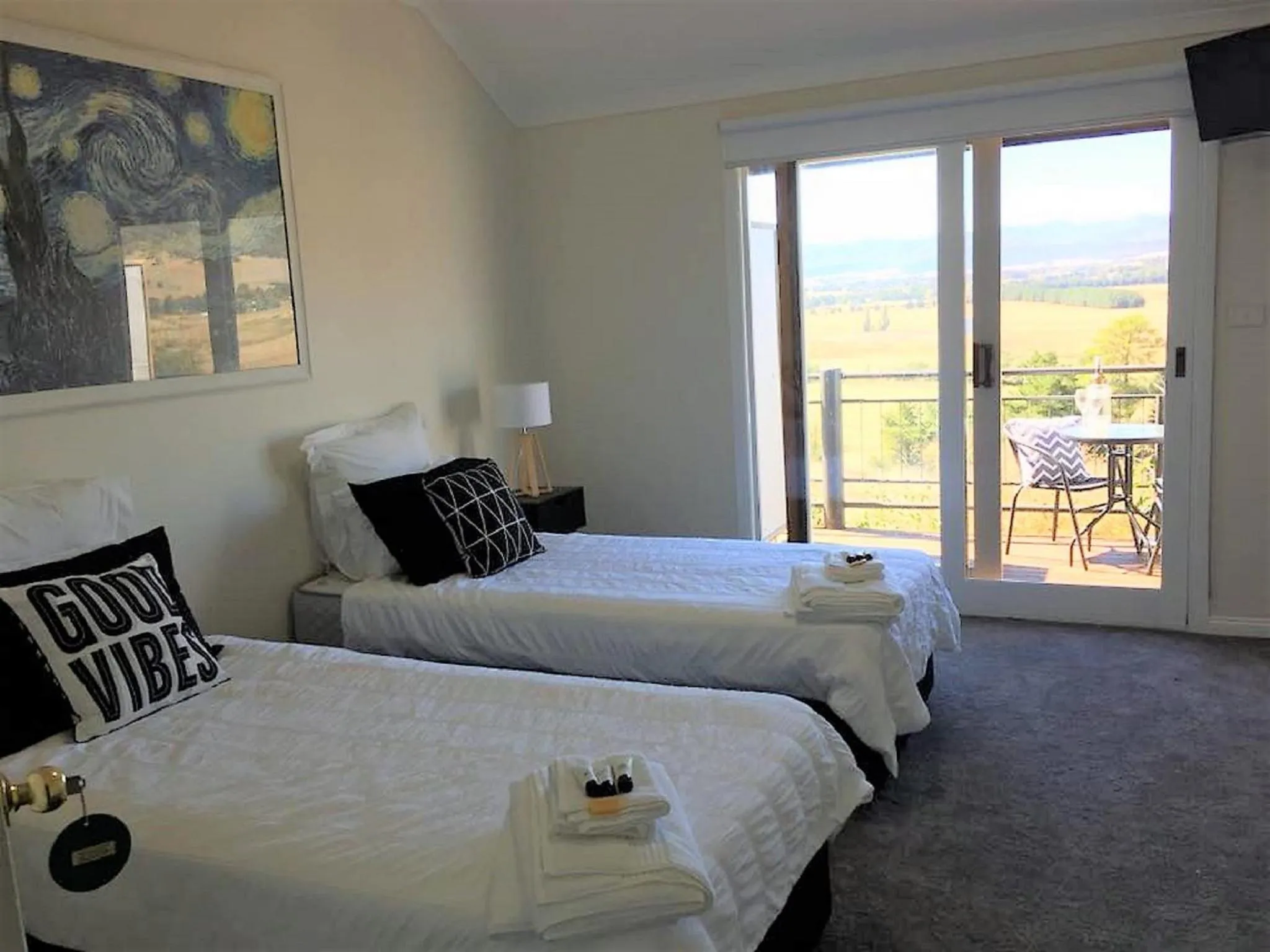 Bedroom, Bed in Rosewhite House