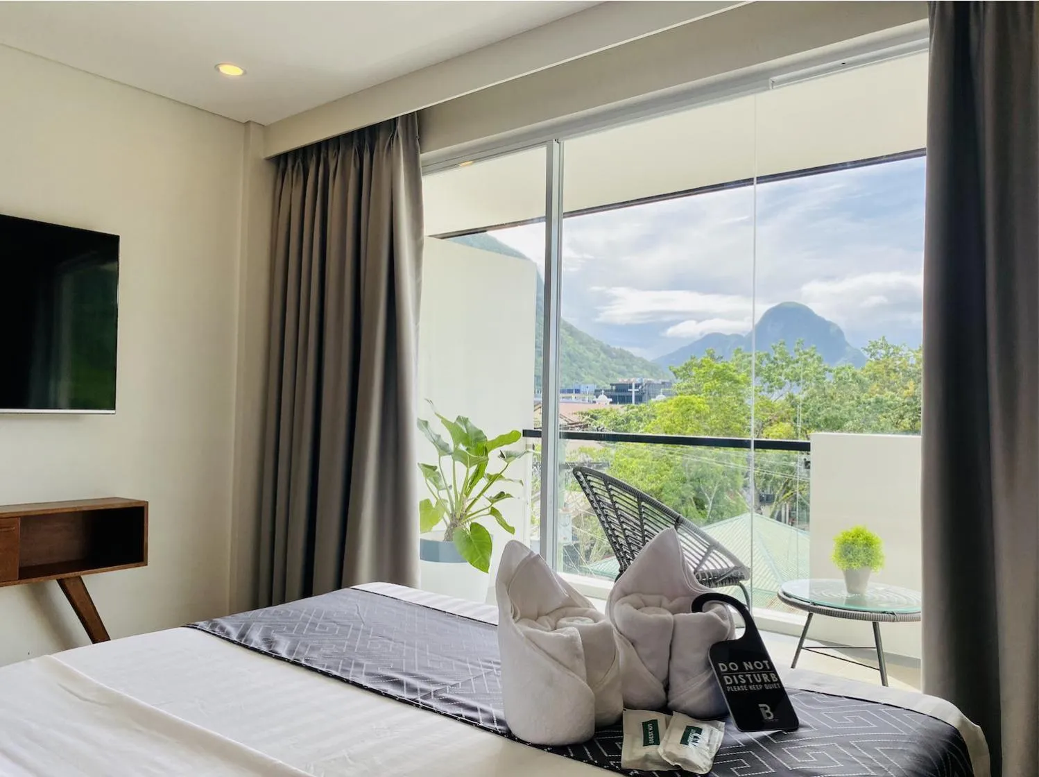 Bedroom, Bed in Bill Tourist Inn