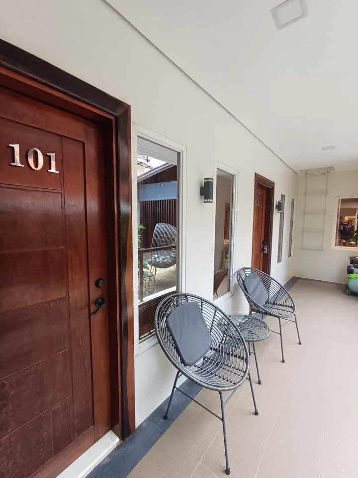 Seating area in Bill Tourist Inn