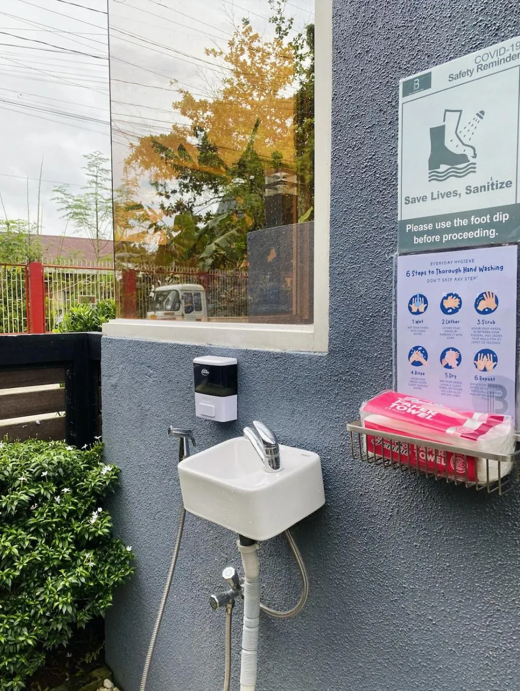 Property building in Bill Tourist Inn